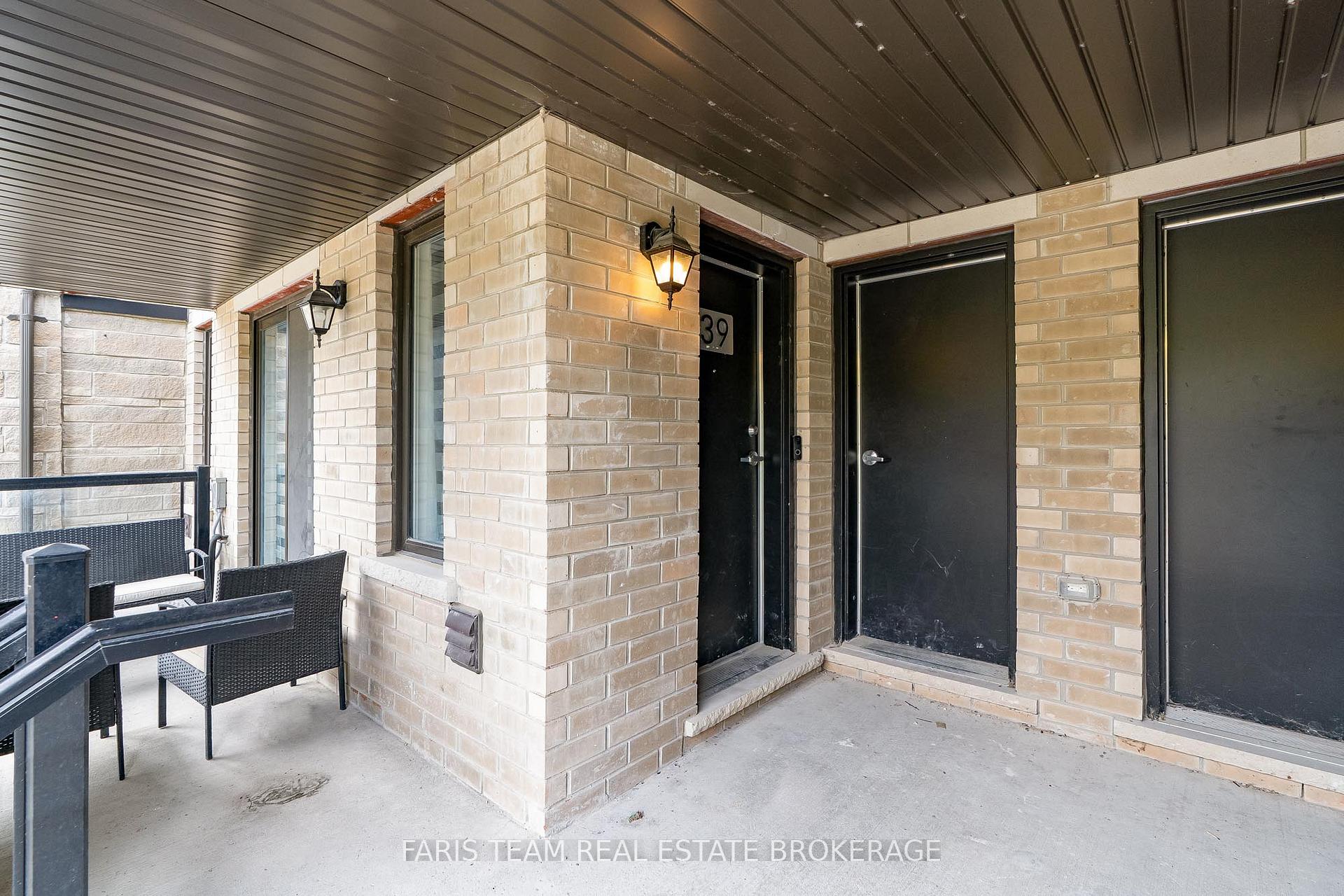 Photo 5 of 39 Appletree Lane, Barrie, Innis-Shore — HOMEH