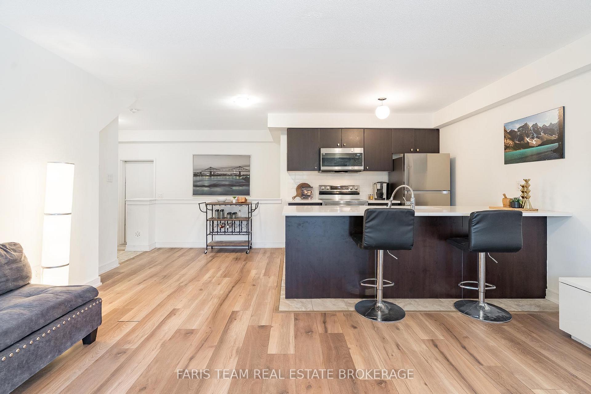 Photo 7 of 39 Appletree Lane, Barrie, Innis-Shore — HOMEH