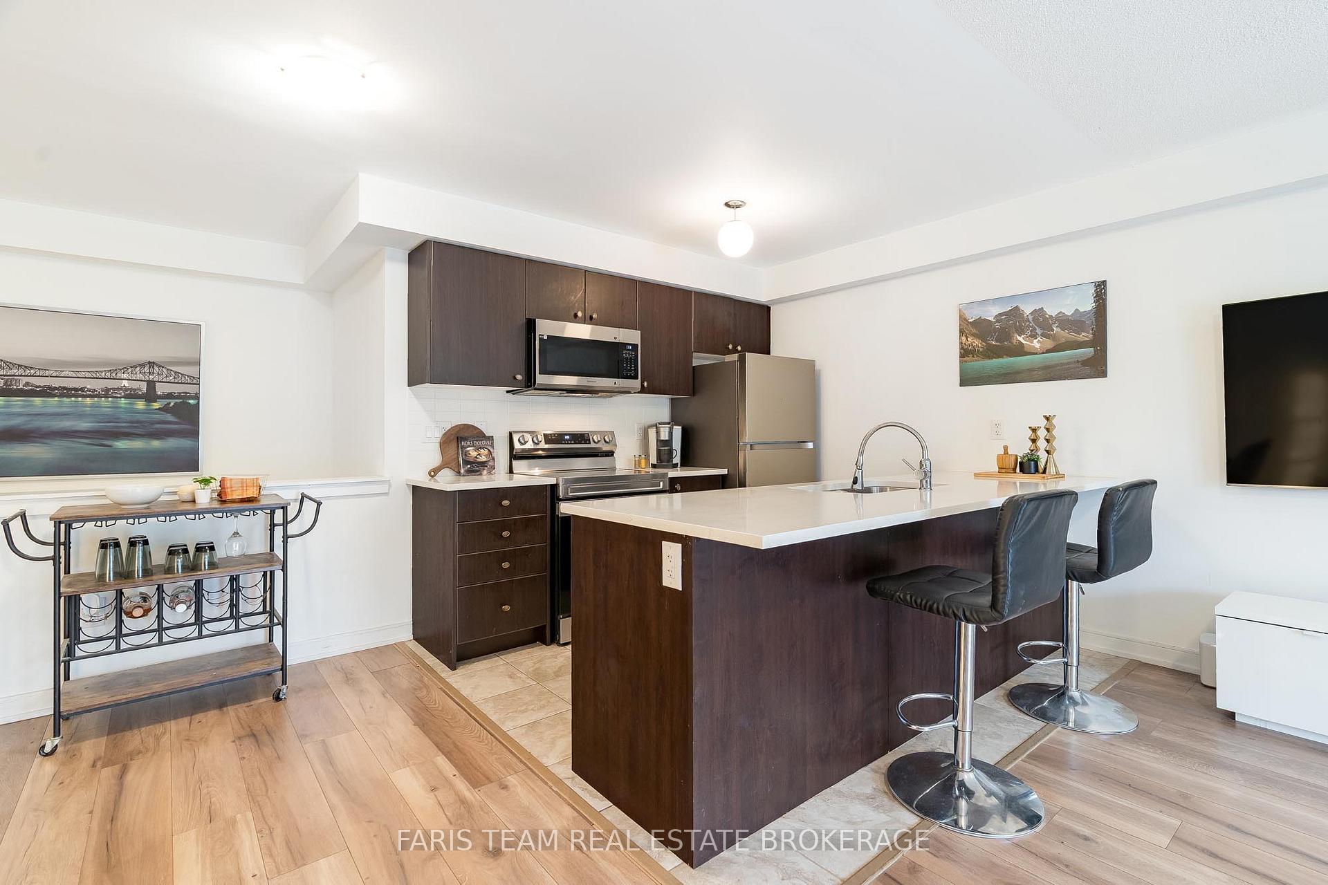Photo 8 of 39 Appletree Lane, Barrie, Innis-Shore — HOMEH