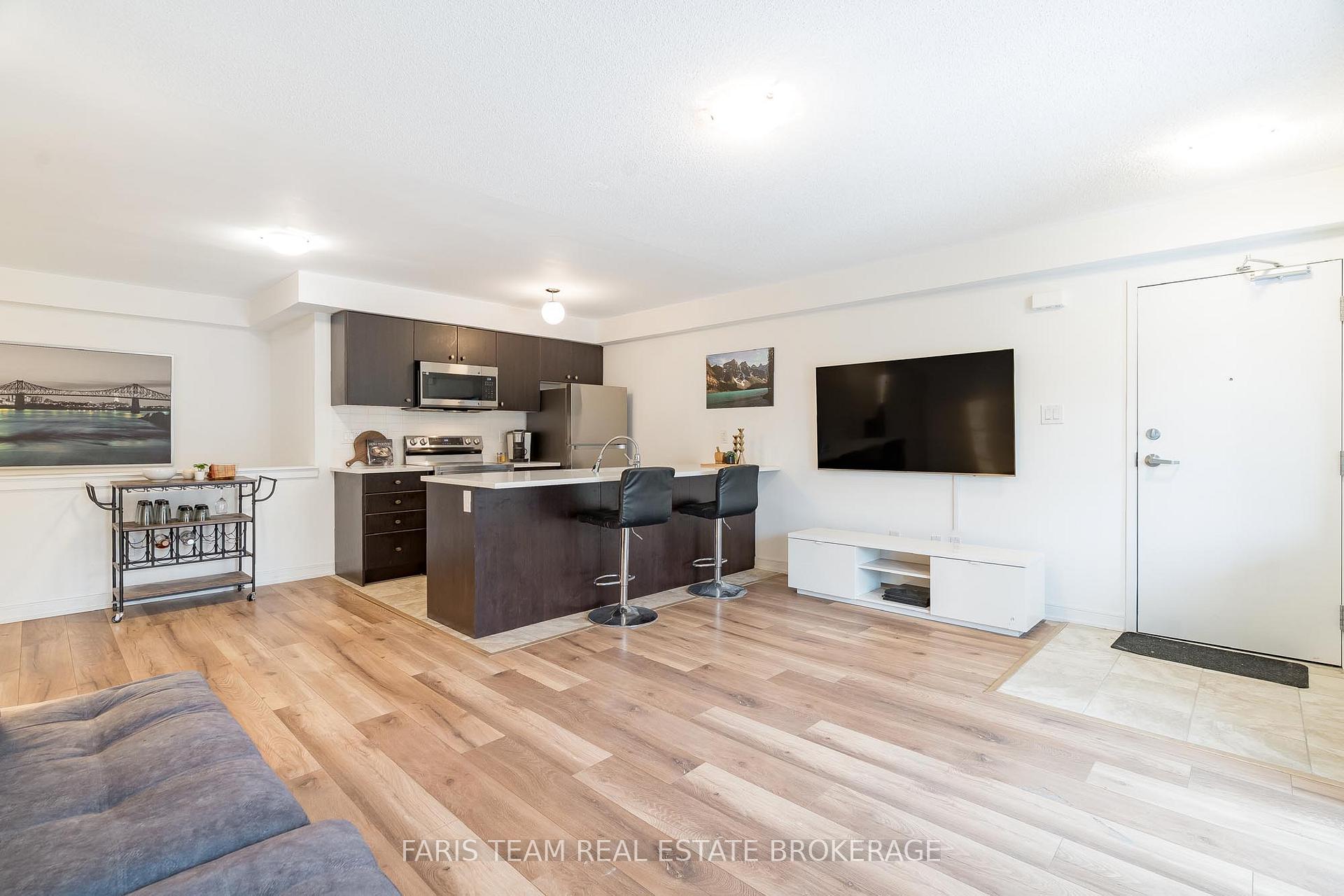 Photo 15 of 39 Appletree Lane, Barrie, Innis-Shore — HOMEH