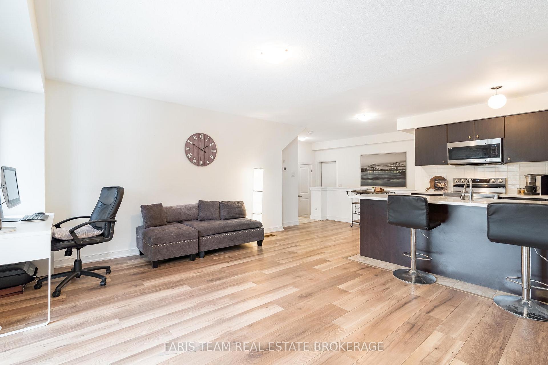 Photo 16 of 39 Appletree Lane, Barrie, Innis-Shore — HOMEH