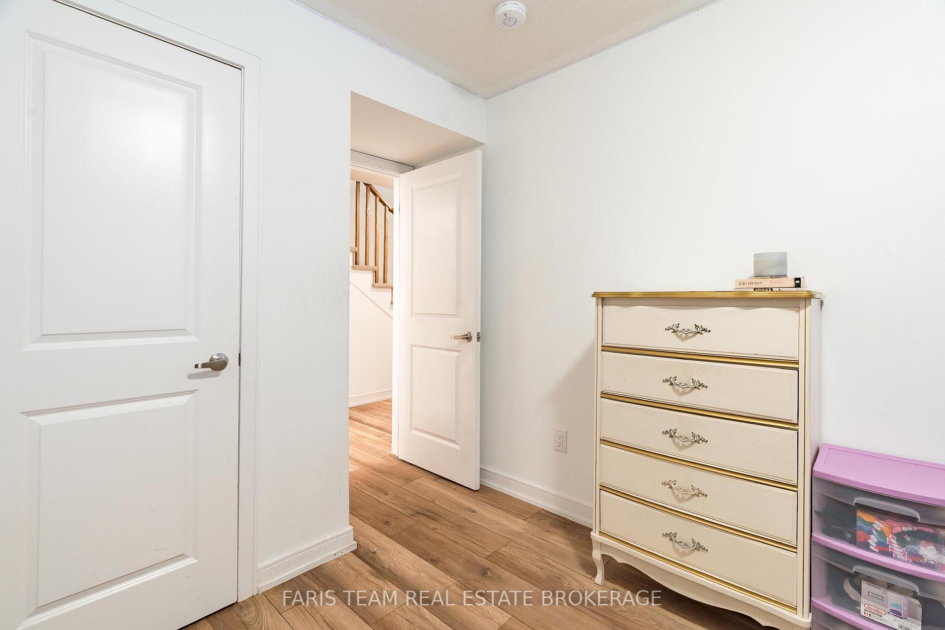 Photo 26 of 39 Appletree Lane, Barrie, Innis-Shore — HOMEH