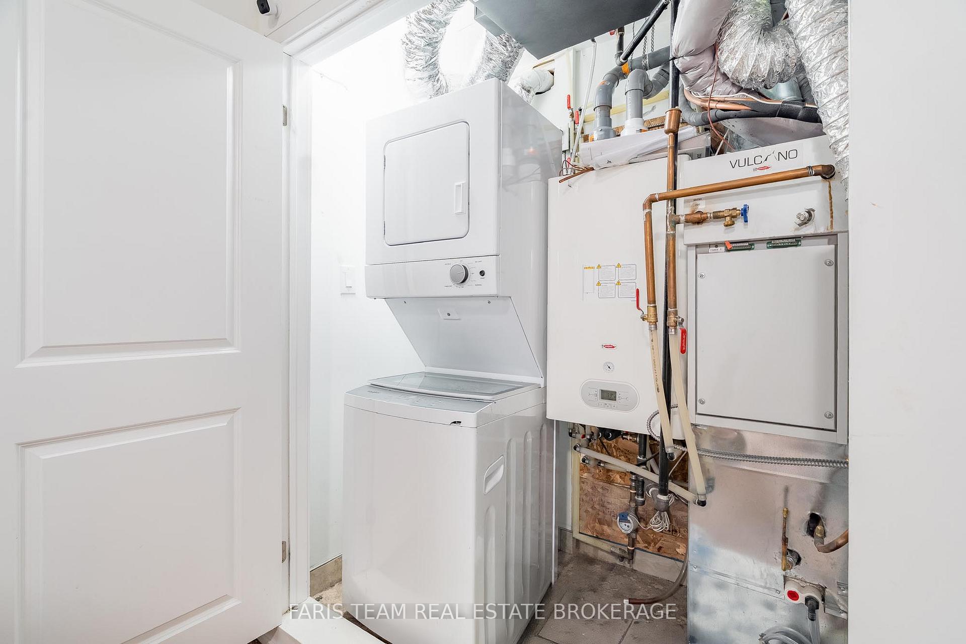 Photo 28 of 39 Appletree Lane, Barrie, Innis-Shore — HOMEH