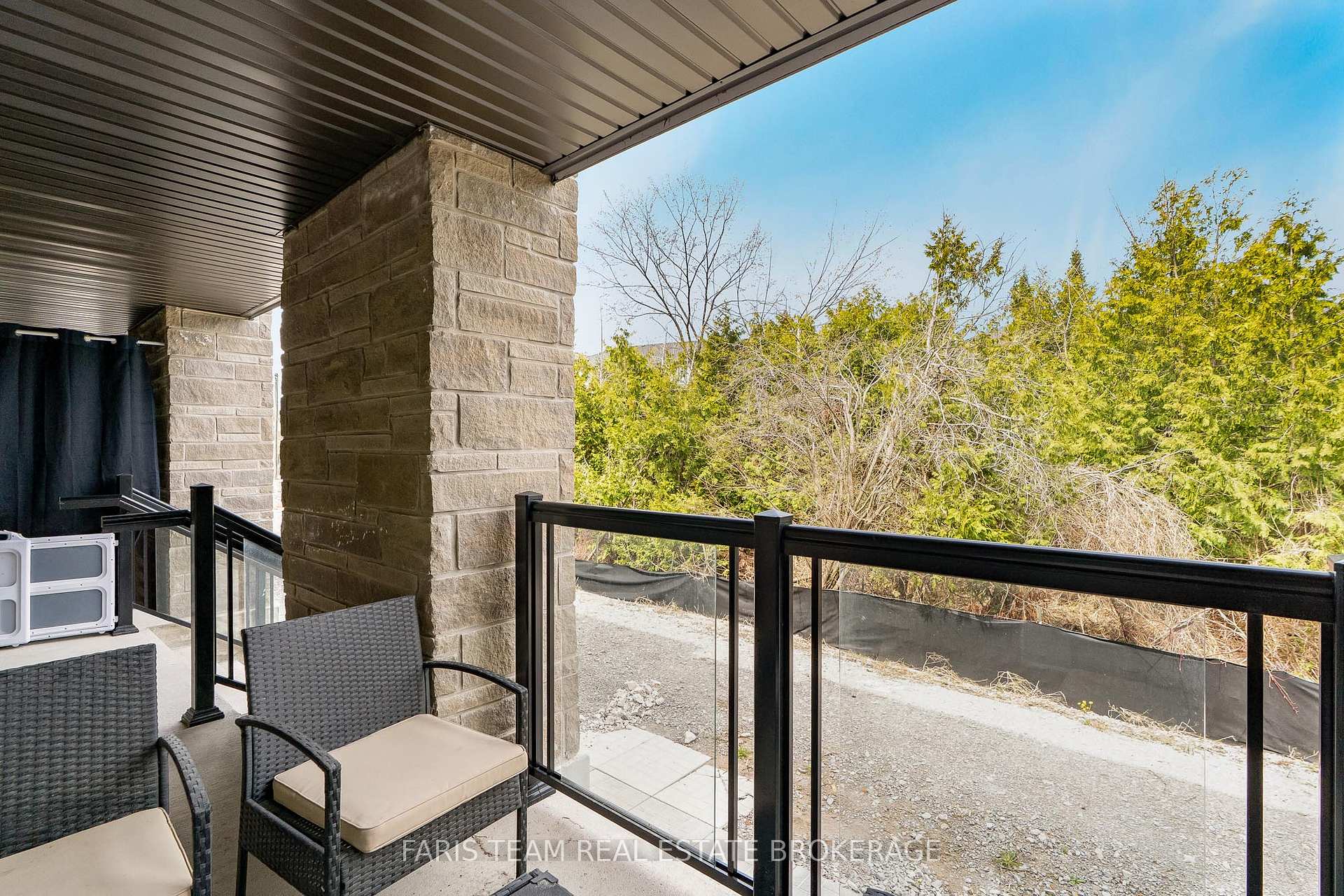 Photo 30 of 39 Appletree Lane, Barrie, Innis-Shore — HOMEH