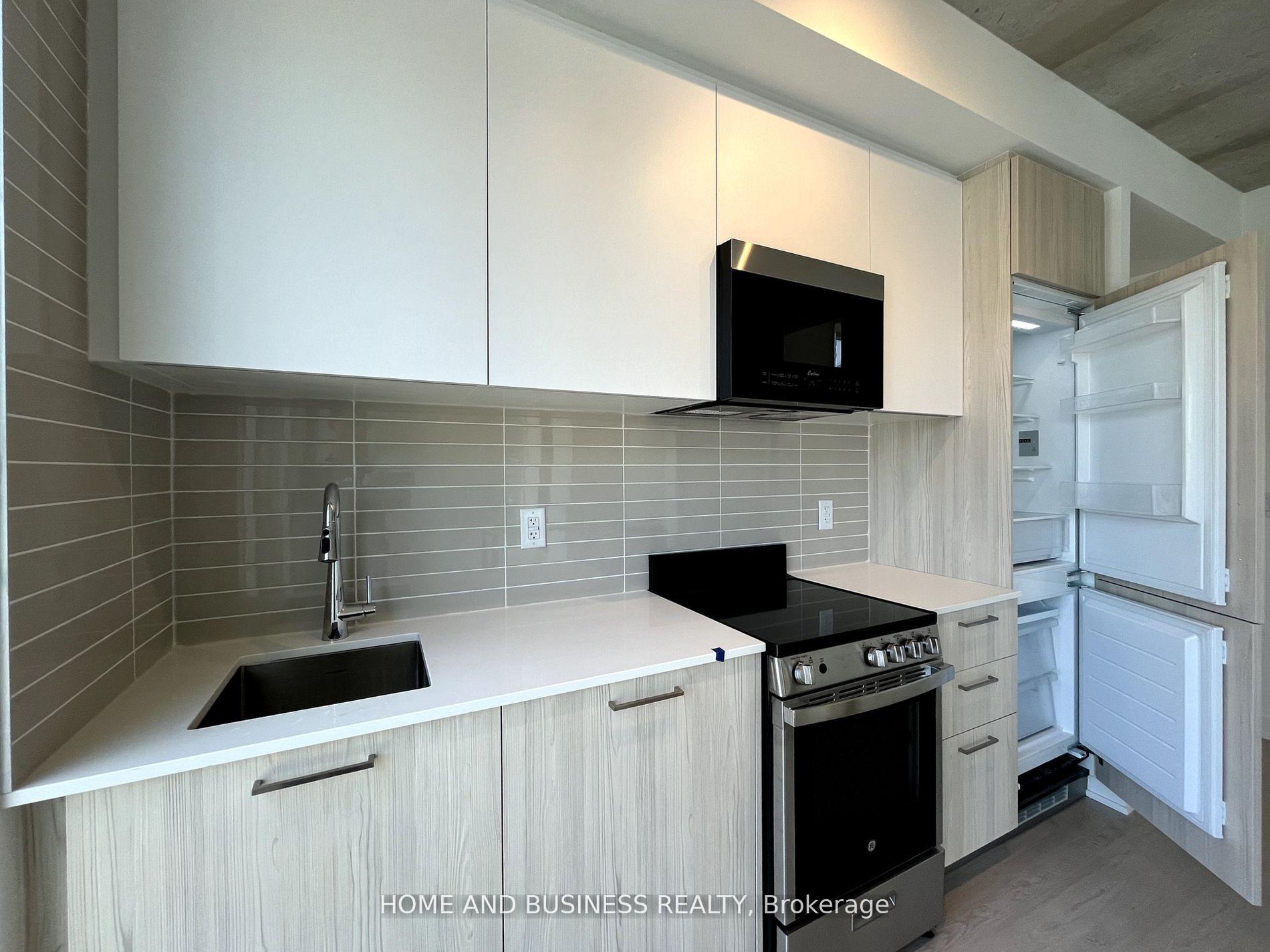 Photo 4 of Unit 2304, 65 Mutual Street, Toronto, Church-Yonge Corridor — HOMEH