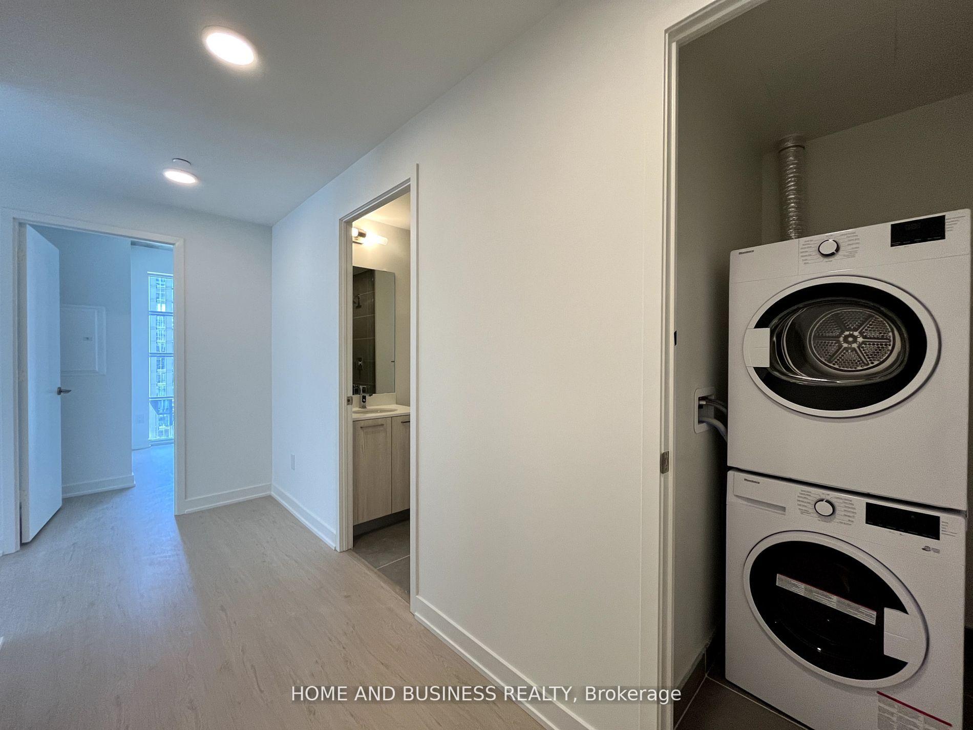 Photo 9 of Unit 2304, 65 Mutual Street, Toronto, Church-Yonge Corridor — HOMEH