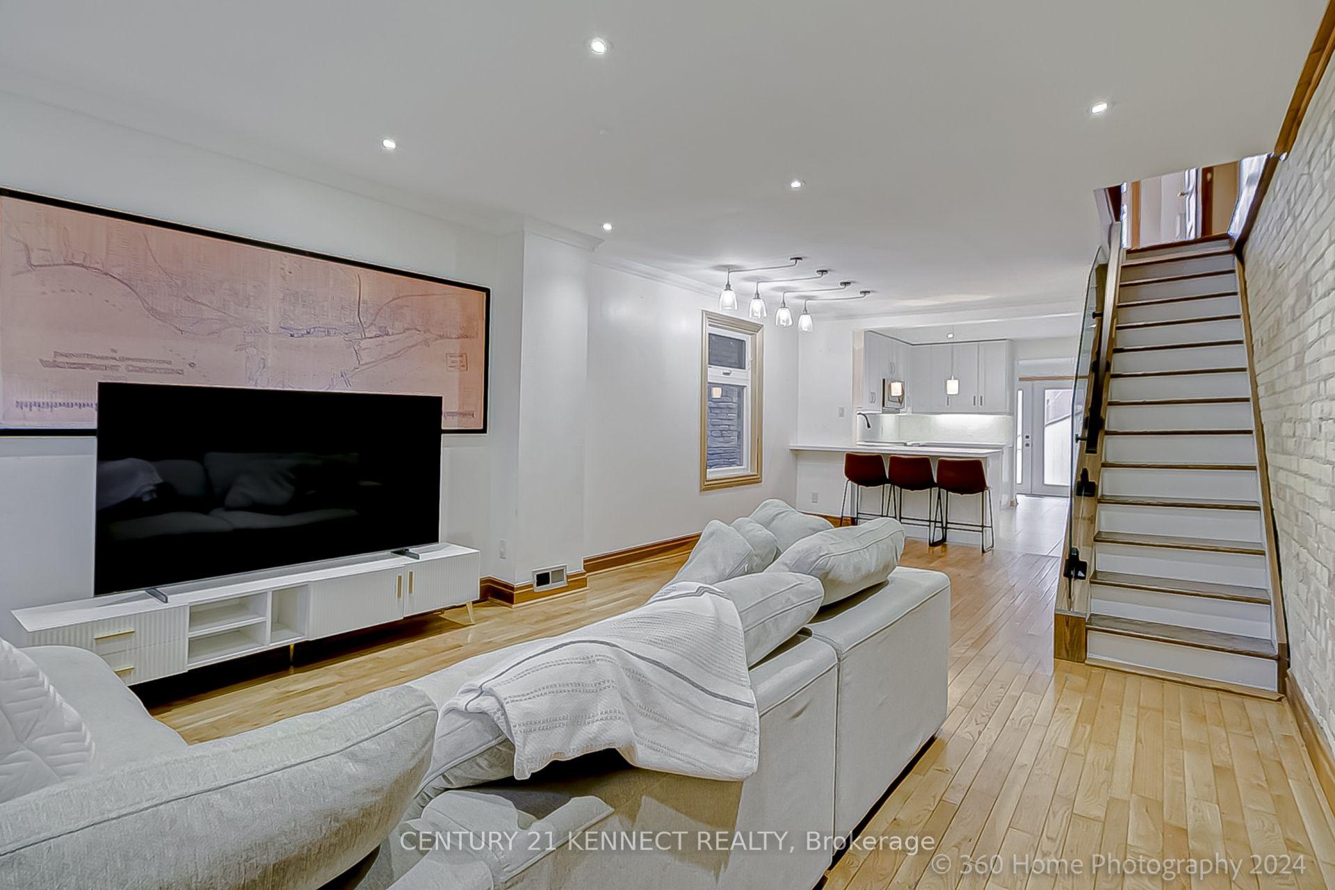Photo 3 of 48 Stephenson Avenue, Toronto, East End-Danforth — HOMEH