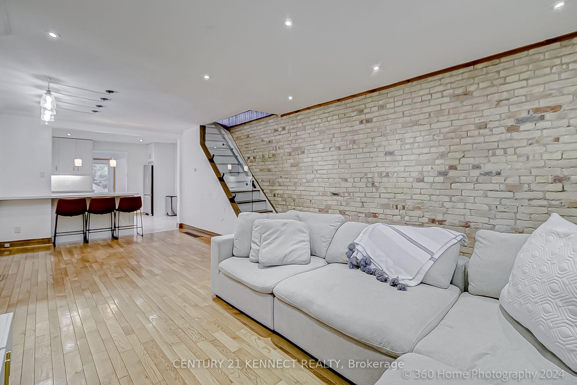 Photo 4 of 48 Stephenson Avenue, Toronto, East End-Danforth — HOMEH