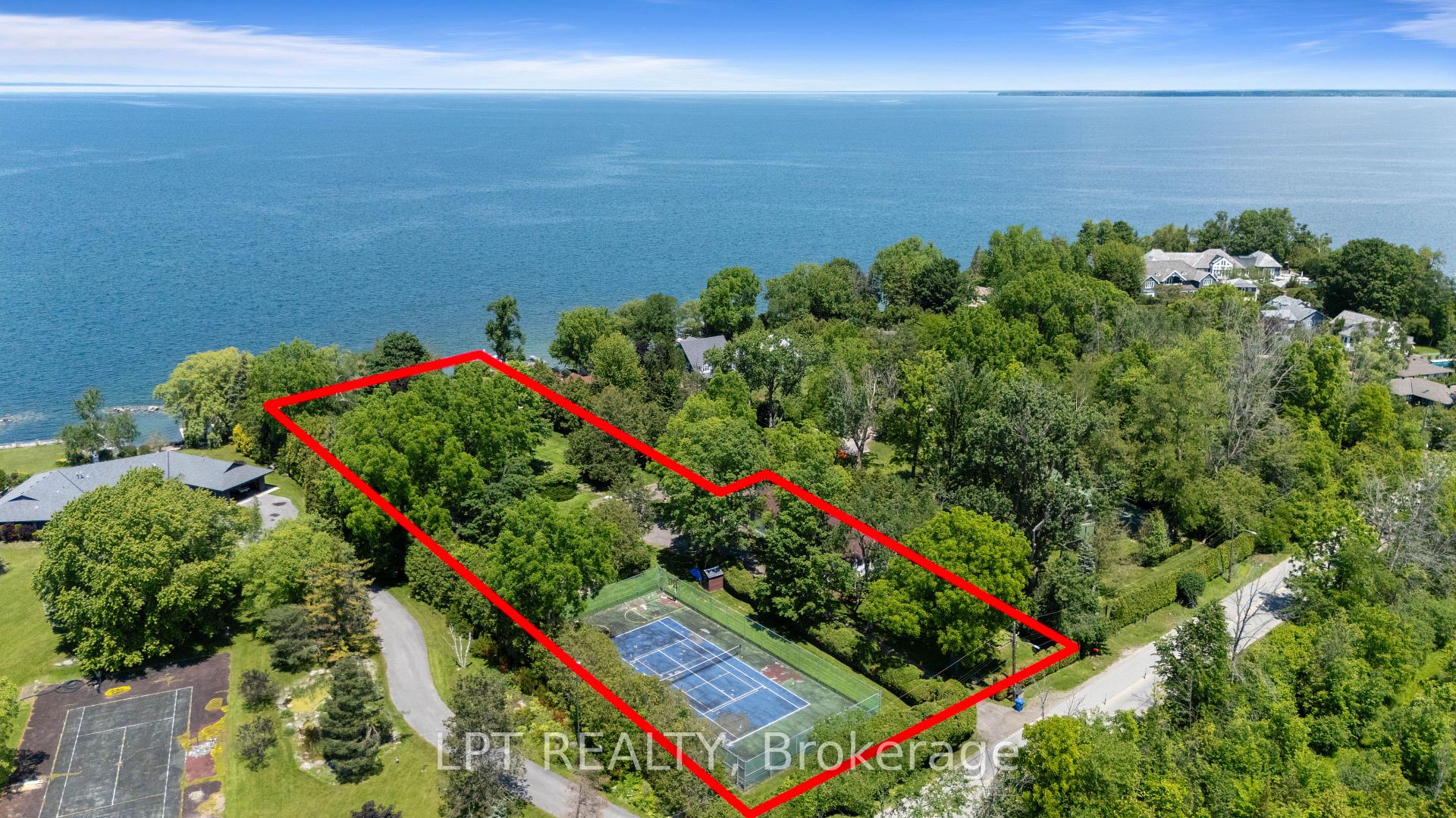 Photo 4 of 678 Lake Drive E, Georgina, Historic Lakeshore Communities — HOMEH