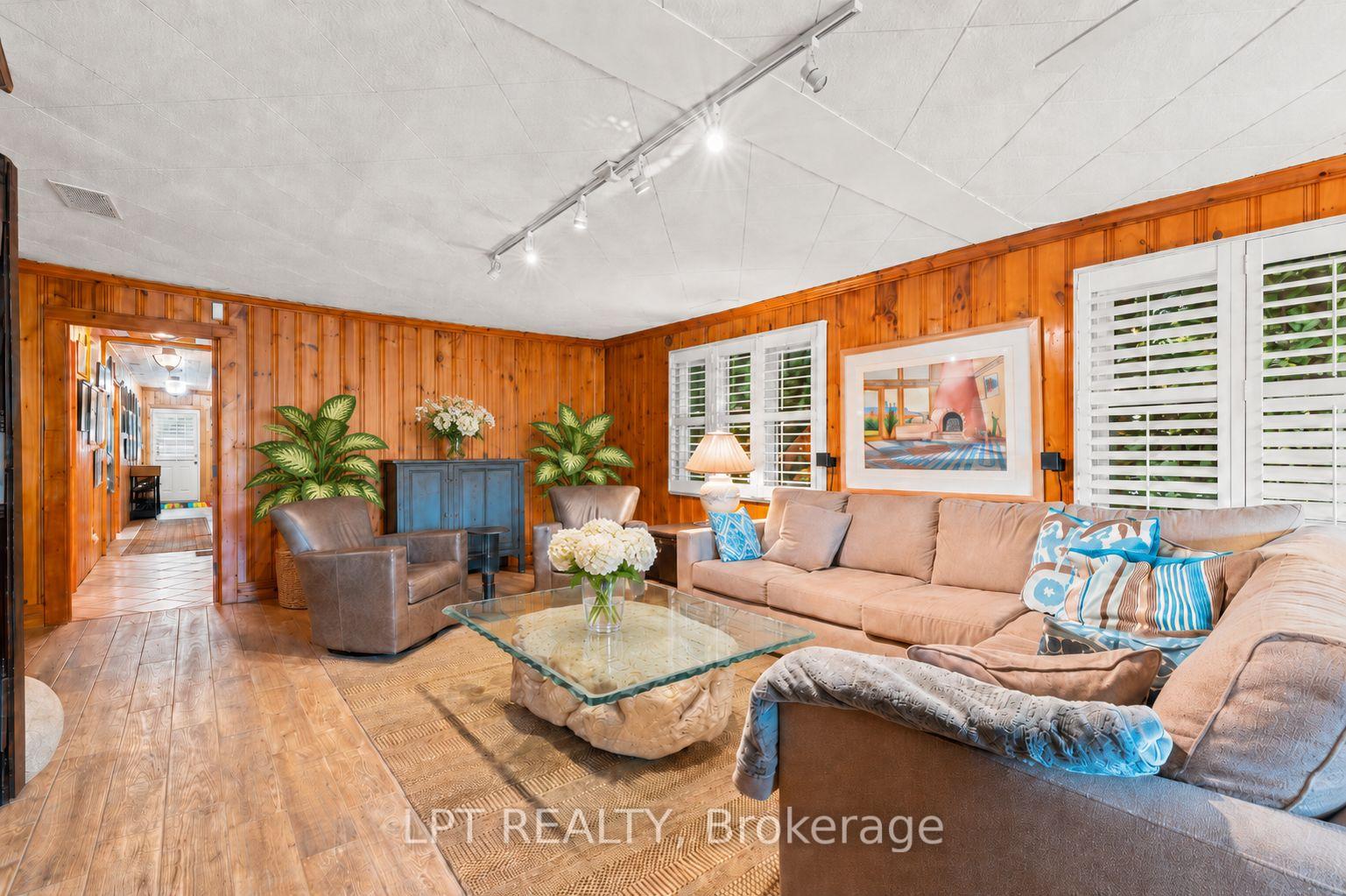 Photo 16 of 678 Lake Drive E, Georgina, Historic Lakeshore Communities — HOMEH