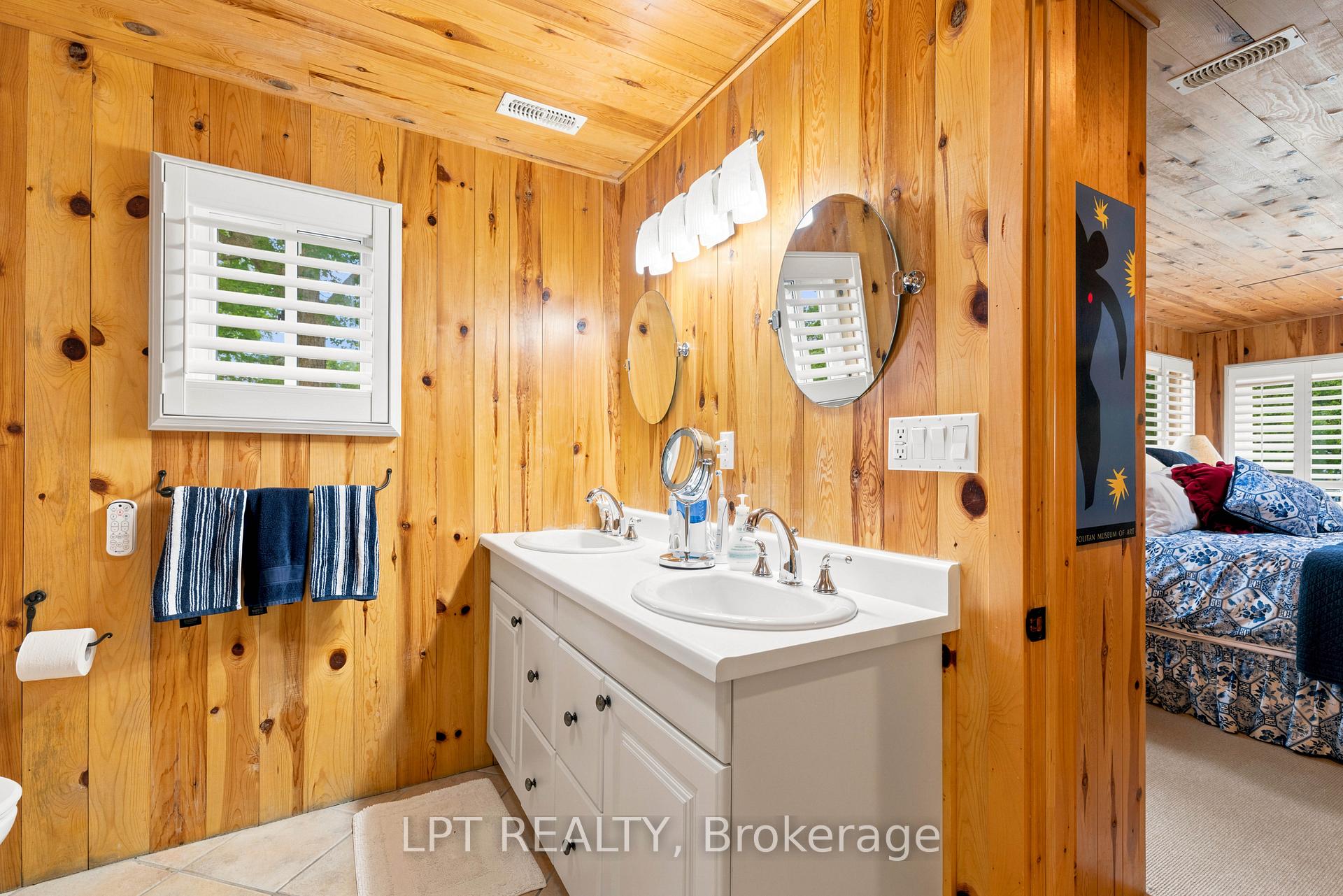 Photo 24 of 678 Lake Drive E, Georgina, Historic Lakeshore Communities — HOMEH