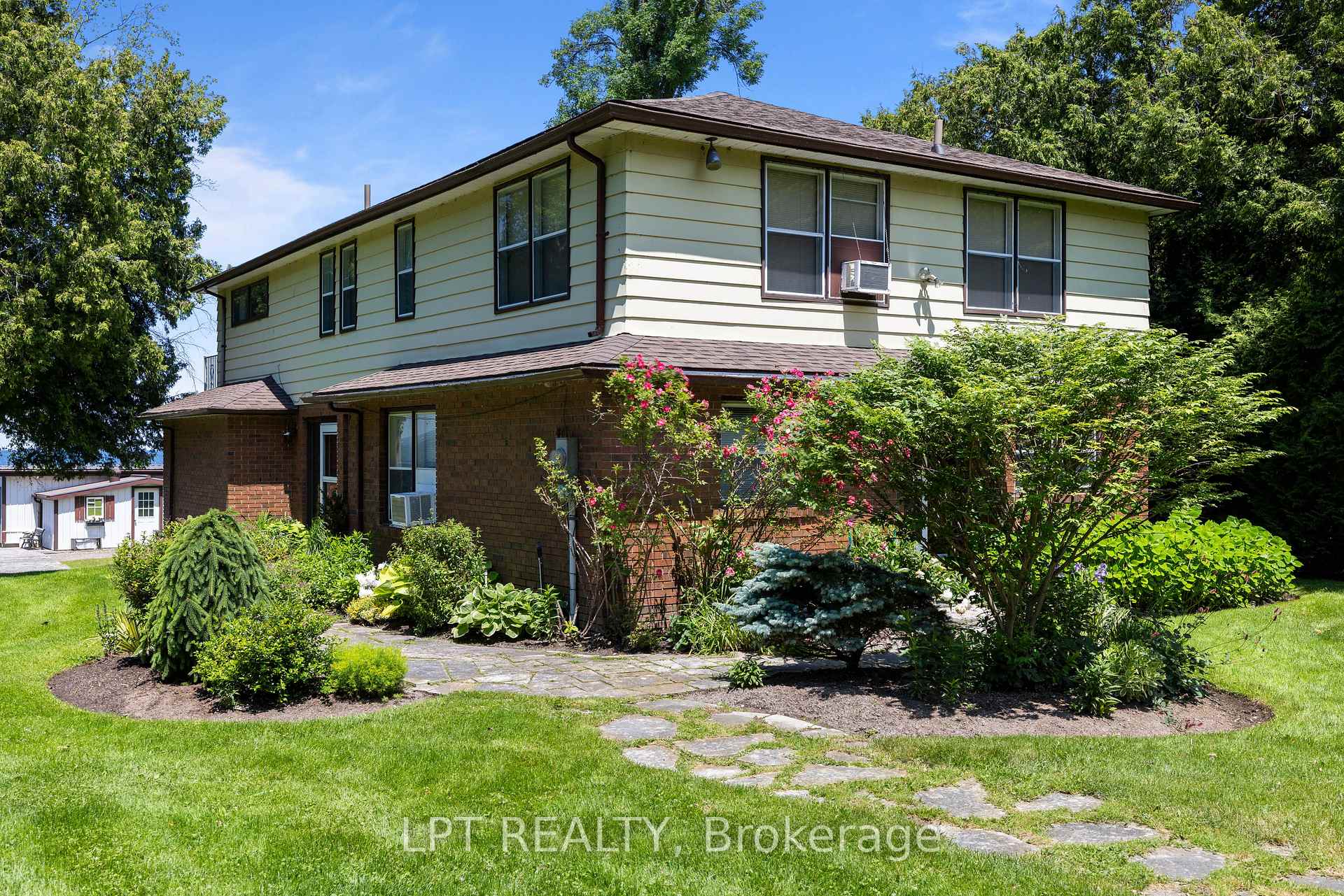 Photo 26 of 678 Lake Drive E, Georgina, Historic Lakeshore Communities — HOMEH