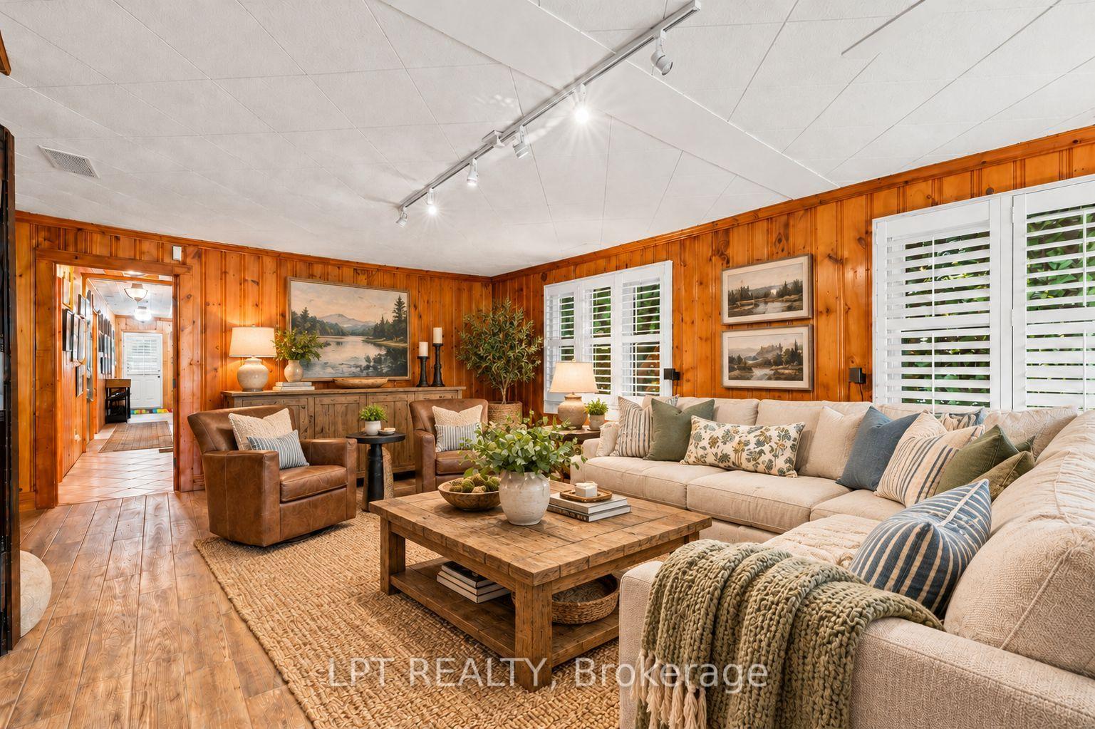 Photo 15 of 678 Lake Drive E, Georgina, Historic Lakeshore Communities — HOMEH