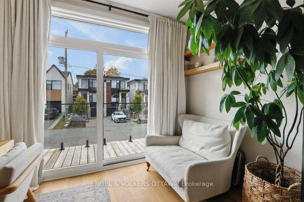 Photo 10 of 569 Edison Avenue, Ottawa, McKellar/Highland — HOMEH
