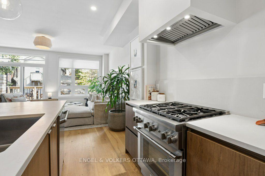 Photo 15 of 569 Edison Avenue, Ottawa, McKellar/Highland — HOMEH