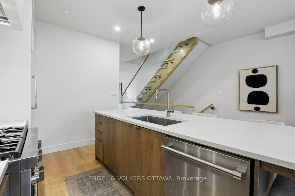Photo 17 of 569 Edison Avenue, Ottawa, McKellar/Highland — HOMEH
