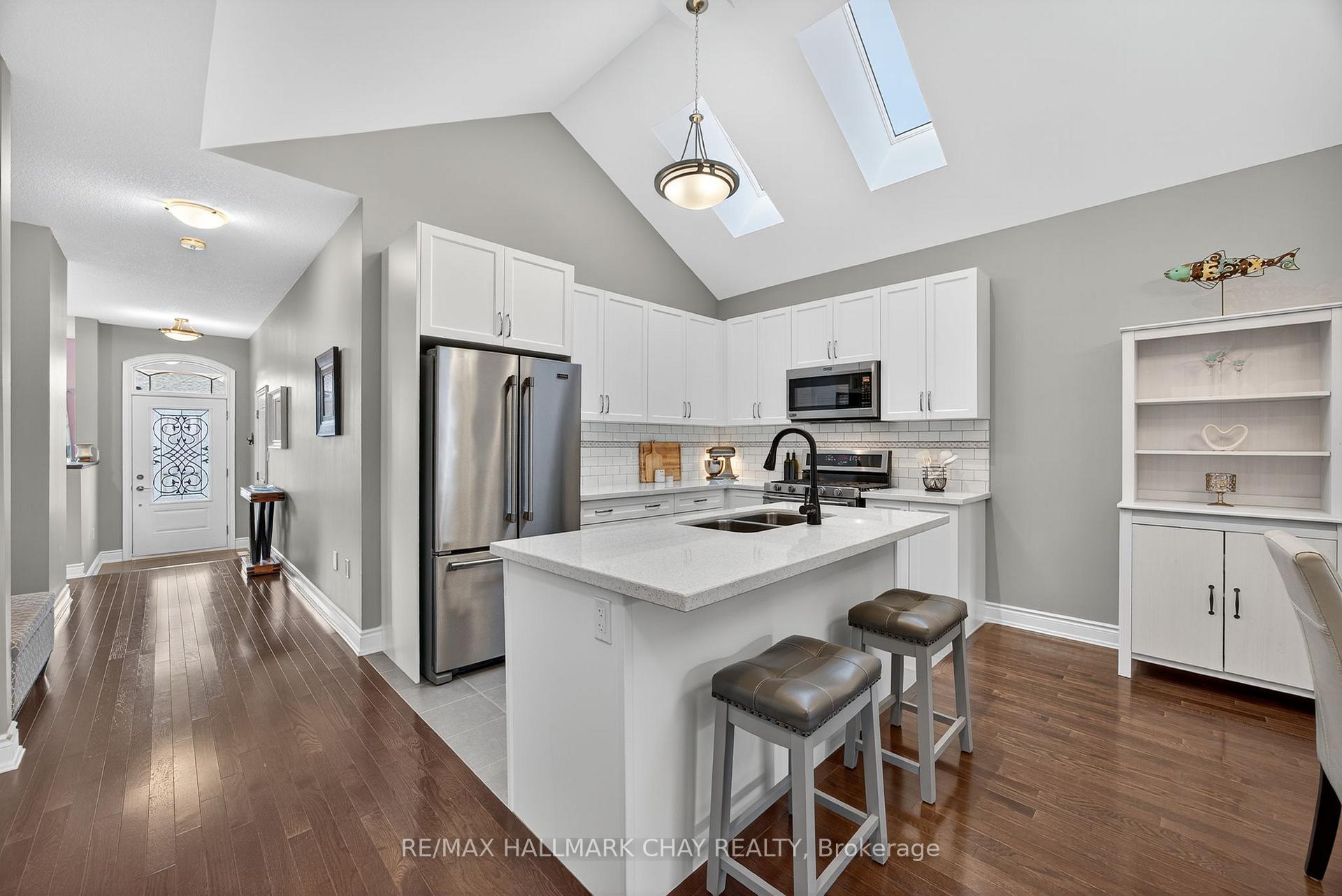 Photo 3 of 63 Summerhill Drive, New Tecumseth, Alliston — HOMEH