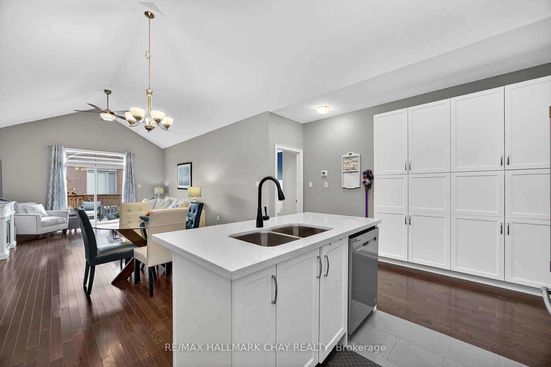Photo 9 of 63 Summerhill Drive, New Tecumseth, Alliston — HOMEH