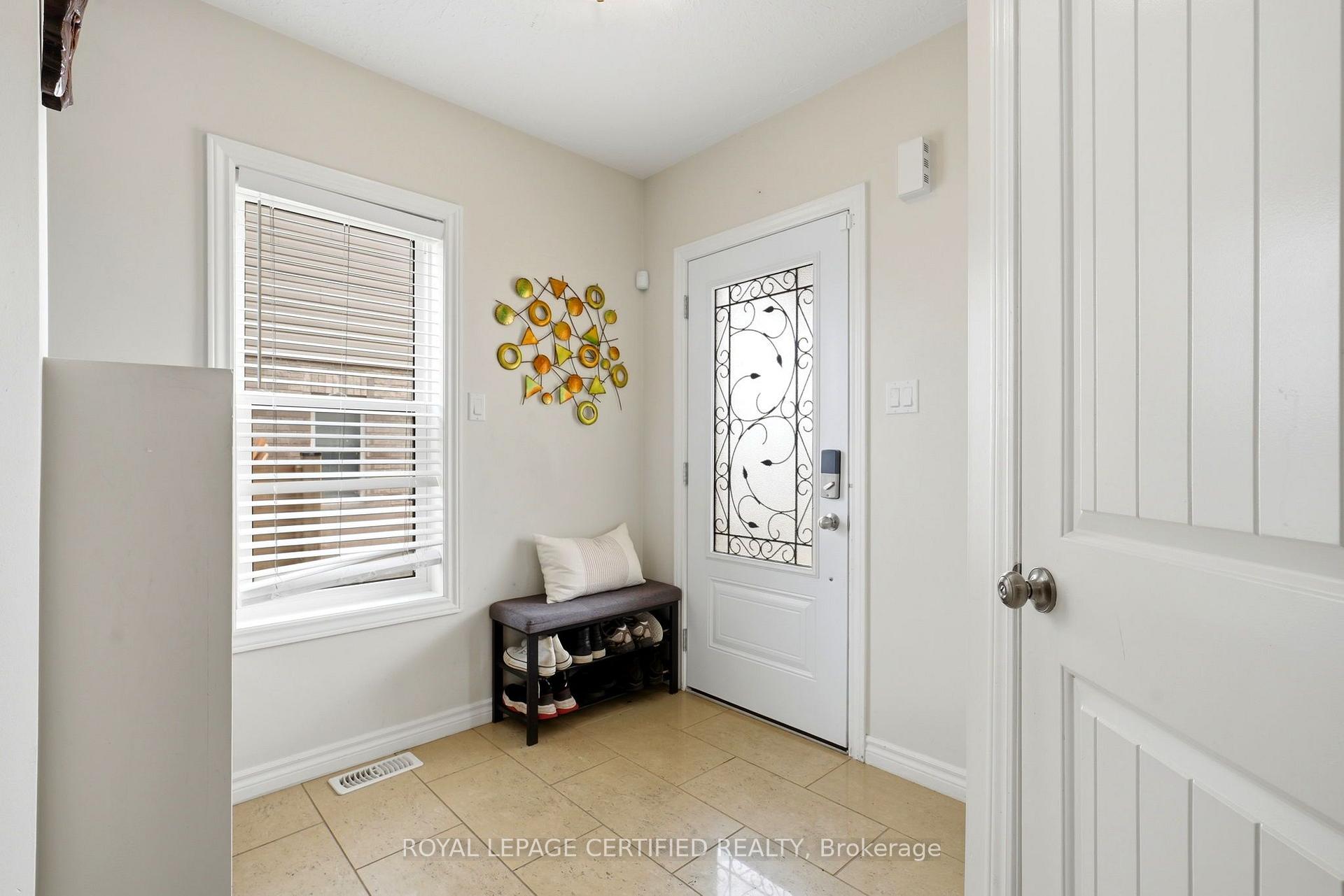 Photo 4 of 517 Victoria Street, Shelburne — HOMEH