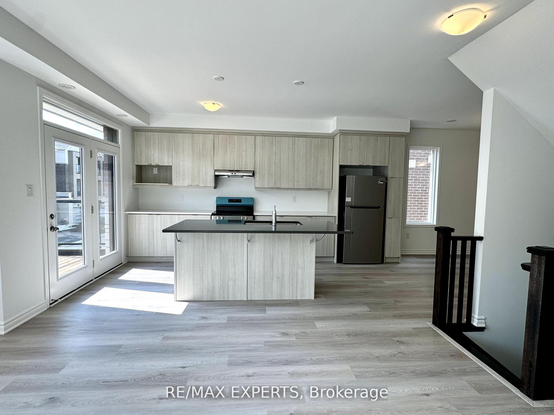 Photo 7 of 17 Pearen Lane, Barrie, Rural Barrie Southwest — HOMEH