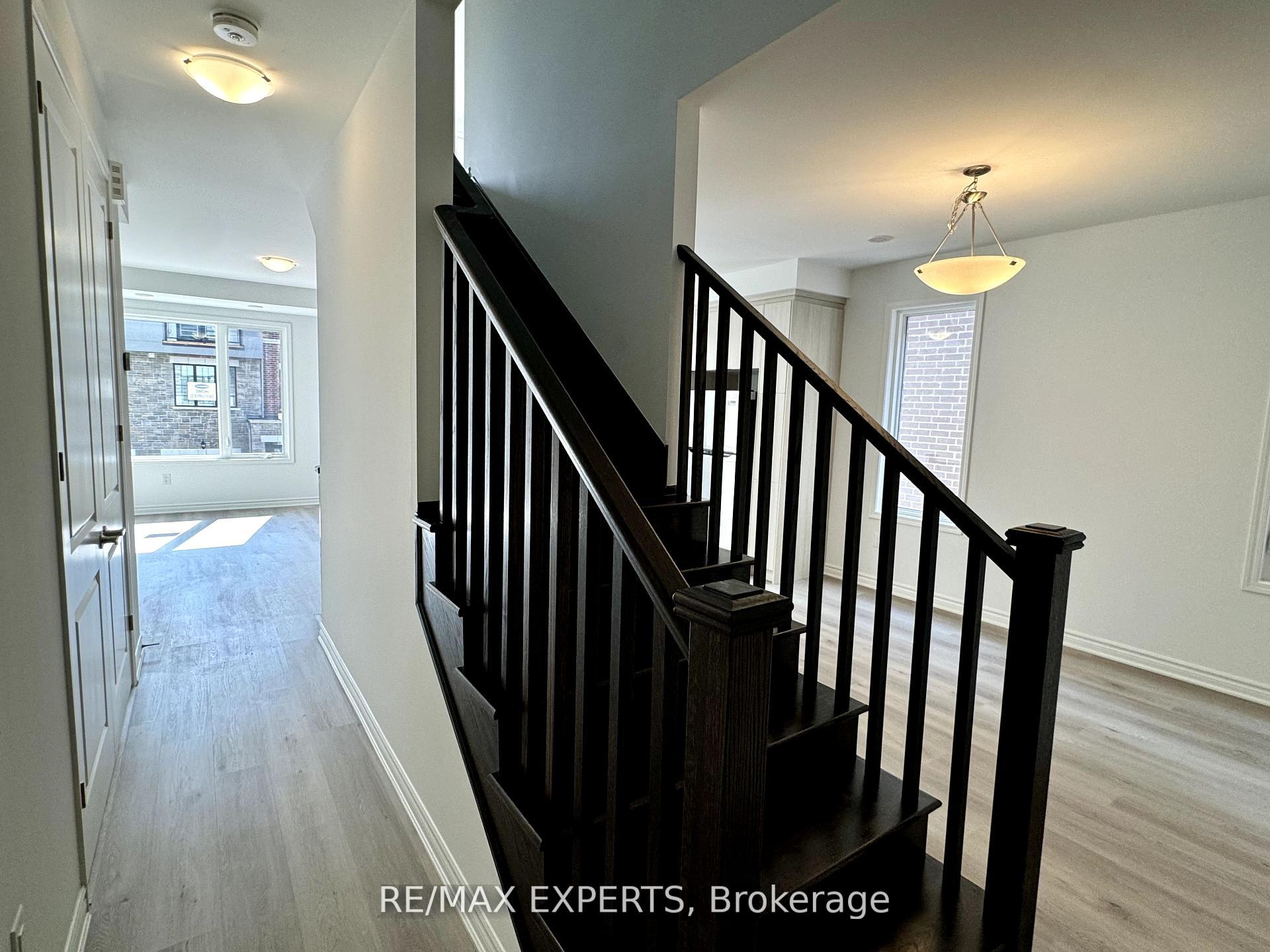 Photo 8 of 17 Pearen Lane, Barrie, Rural Barrie Southwest — HOMEH