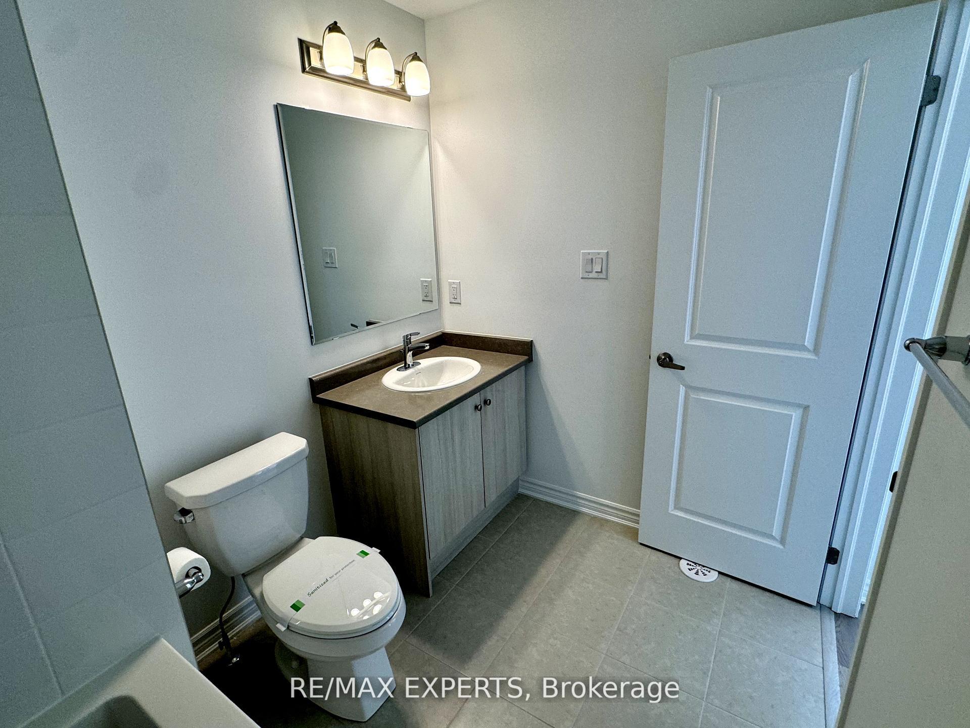 Photo 11 of 17 Pearen Lane, Barrie, Rural Barrie Southwest — HOMEH
