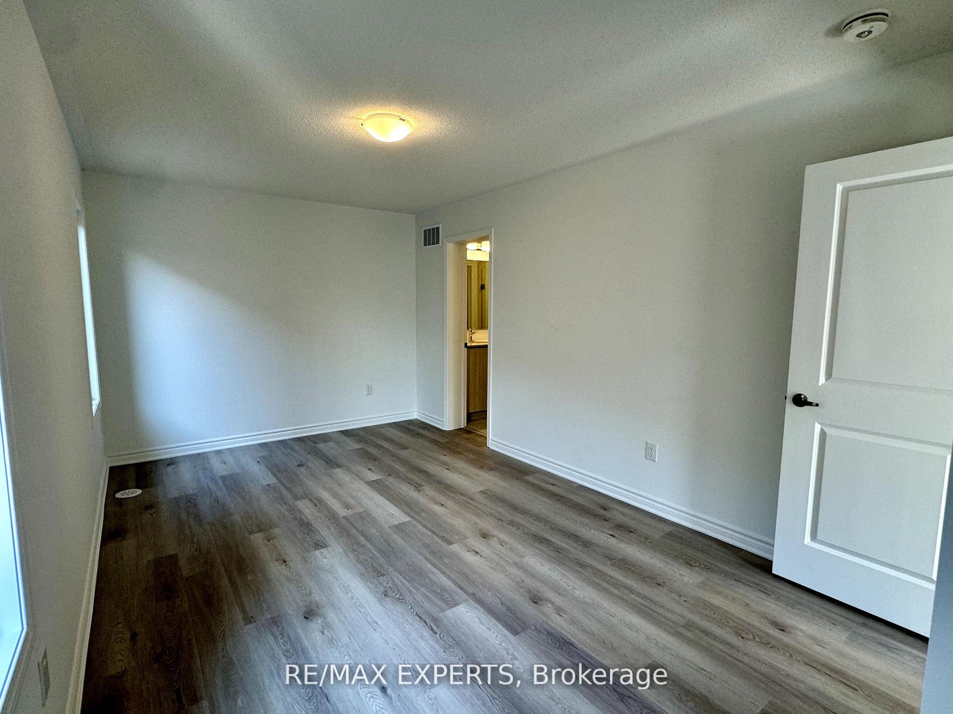 Photo 15 of 17 Pearen Lane, Barrie, Rural Barrie Southwest — HOMEH