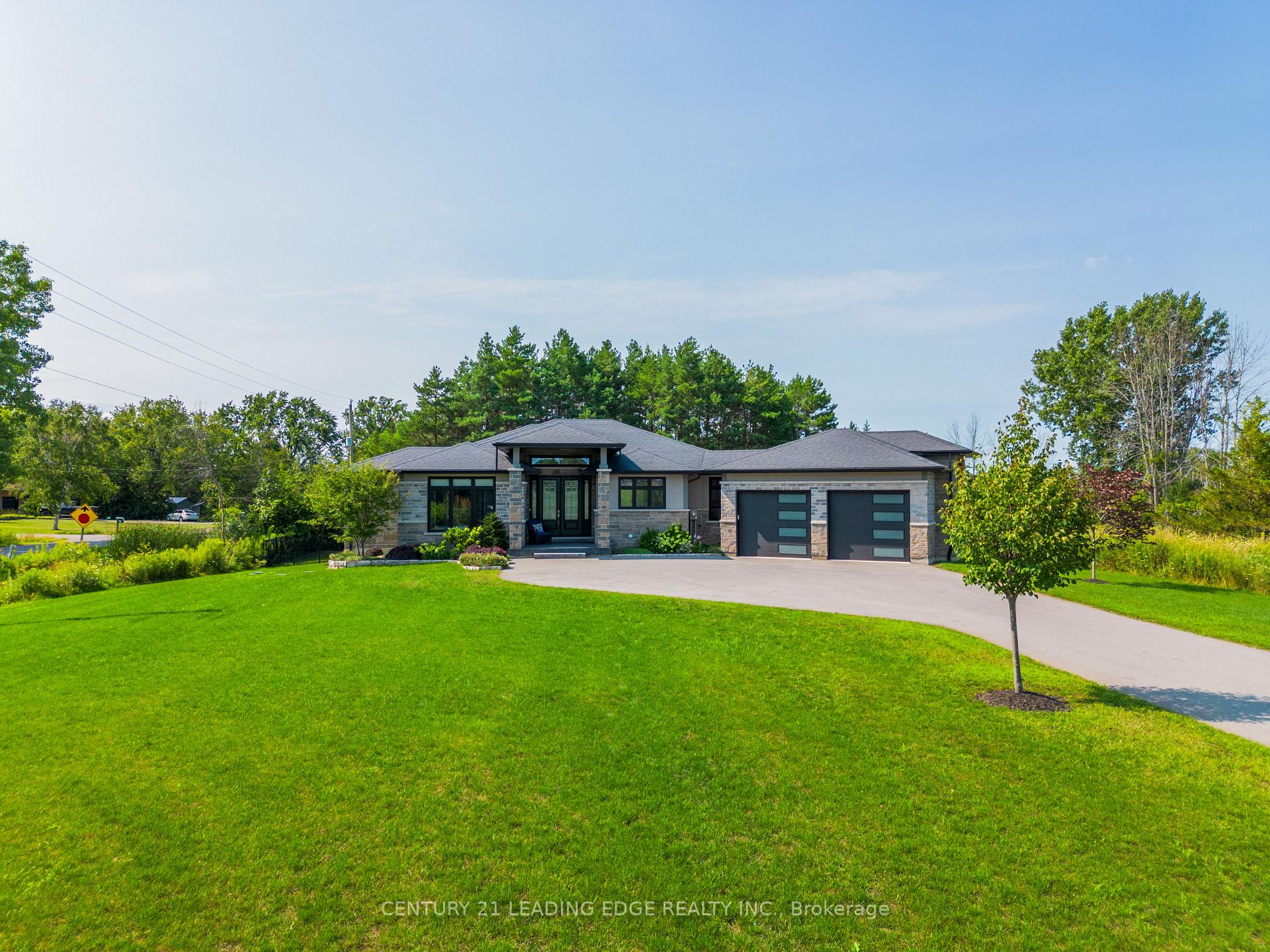 Photo 3 of 9 Leaside Street, Prince Edward County, Ameliasburg Ward — HOMEH