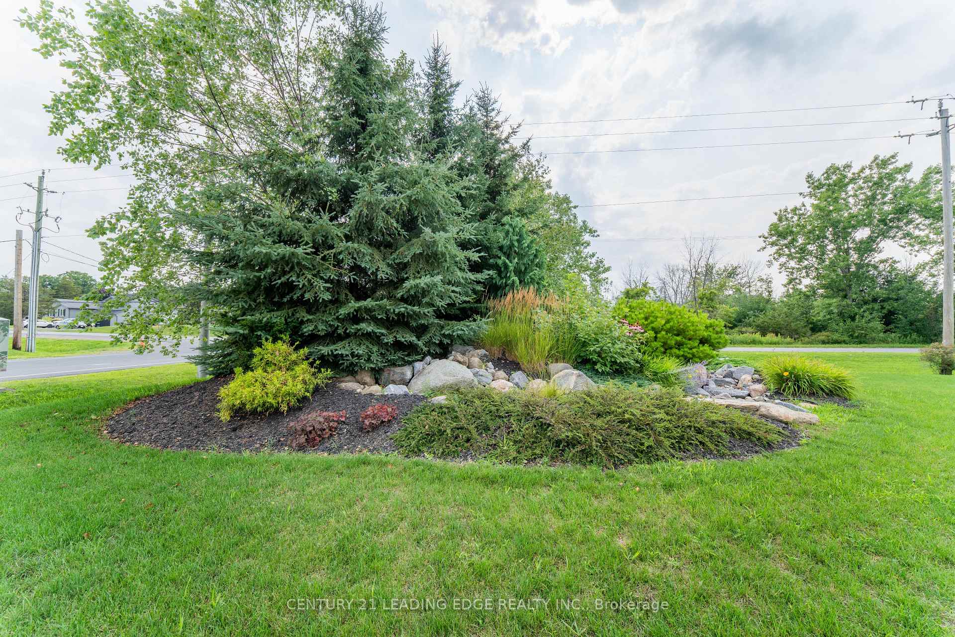 Photo 8 of 9 Leaside Street, Prince Edward County, Ameliasburg Ward — HOMEH
