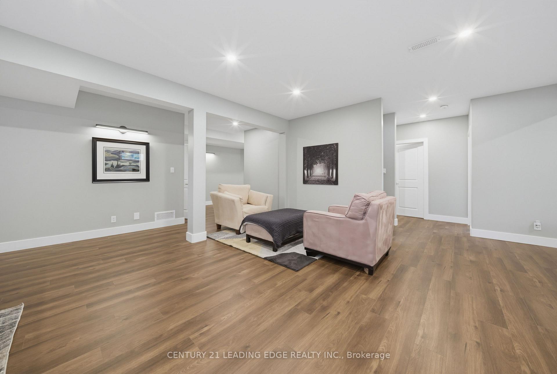 Photo 35 of 9 Leaside Street, Prince Edward County, Ameliasburg Ward — HOMEH