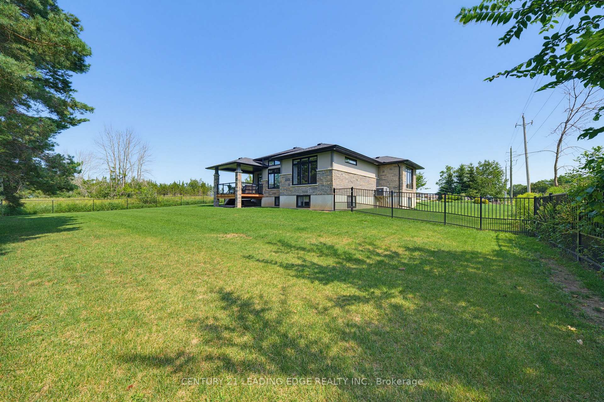 Photo 50 of 9 Leaside Street, Prince Edward County, Ameliasburg Ward — HOMEH