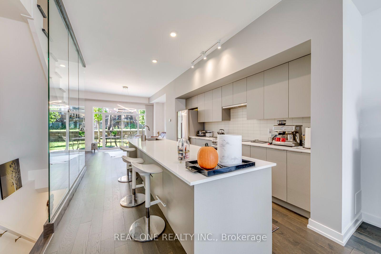 Photo 7 of Unit 236, 3074 Sixth Line, Oakville, Glenorchy — HOMEH