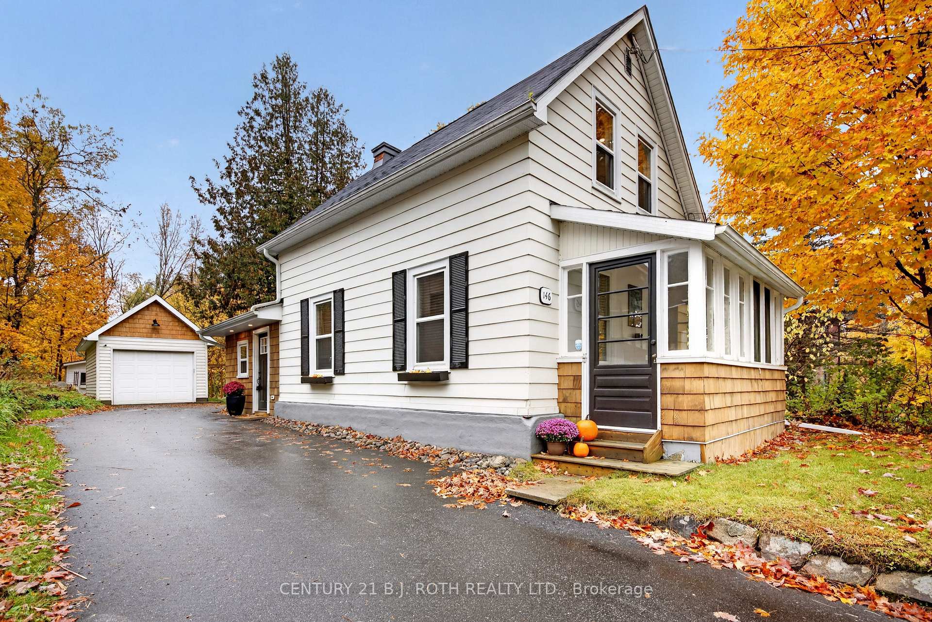 Photo 3 of 146 Shier Street, Bracebridge — HOMEH