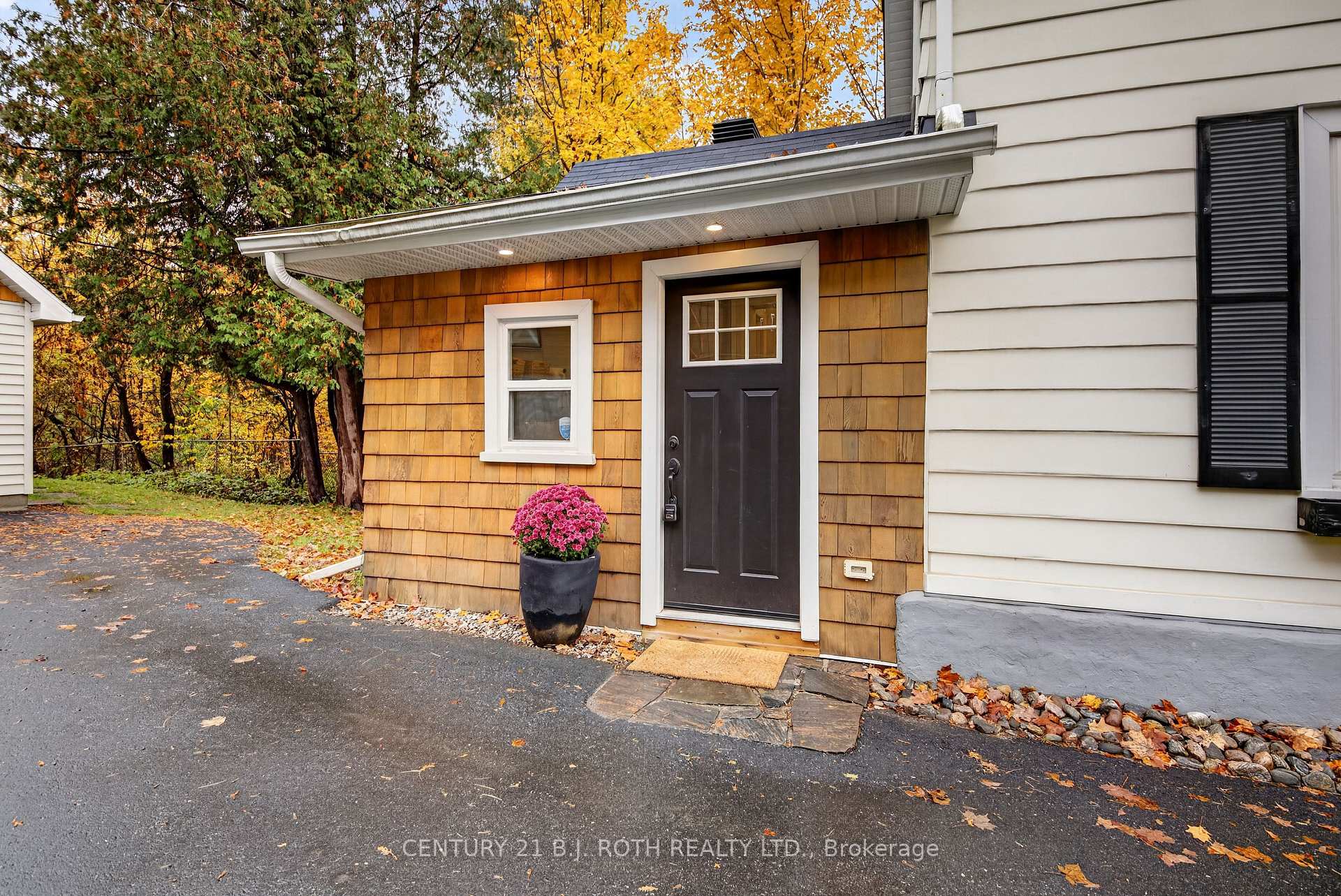 Photo 4 of 146 Shier Street, Bracebridge — HOMEH