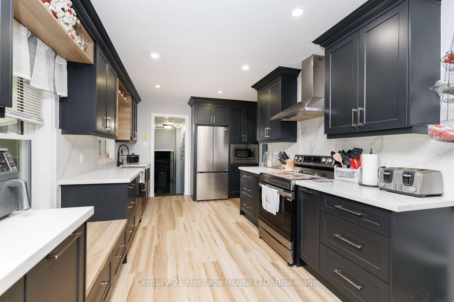 Photo 9 of 6 Greenock Circle, St. Catharines, Western Hill — HOMEH