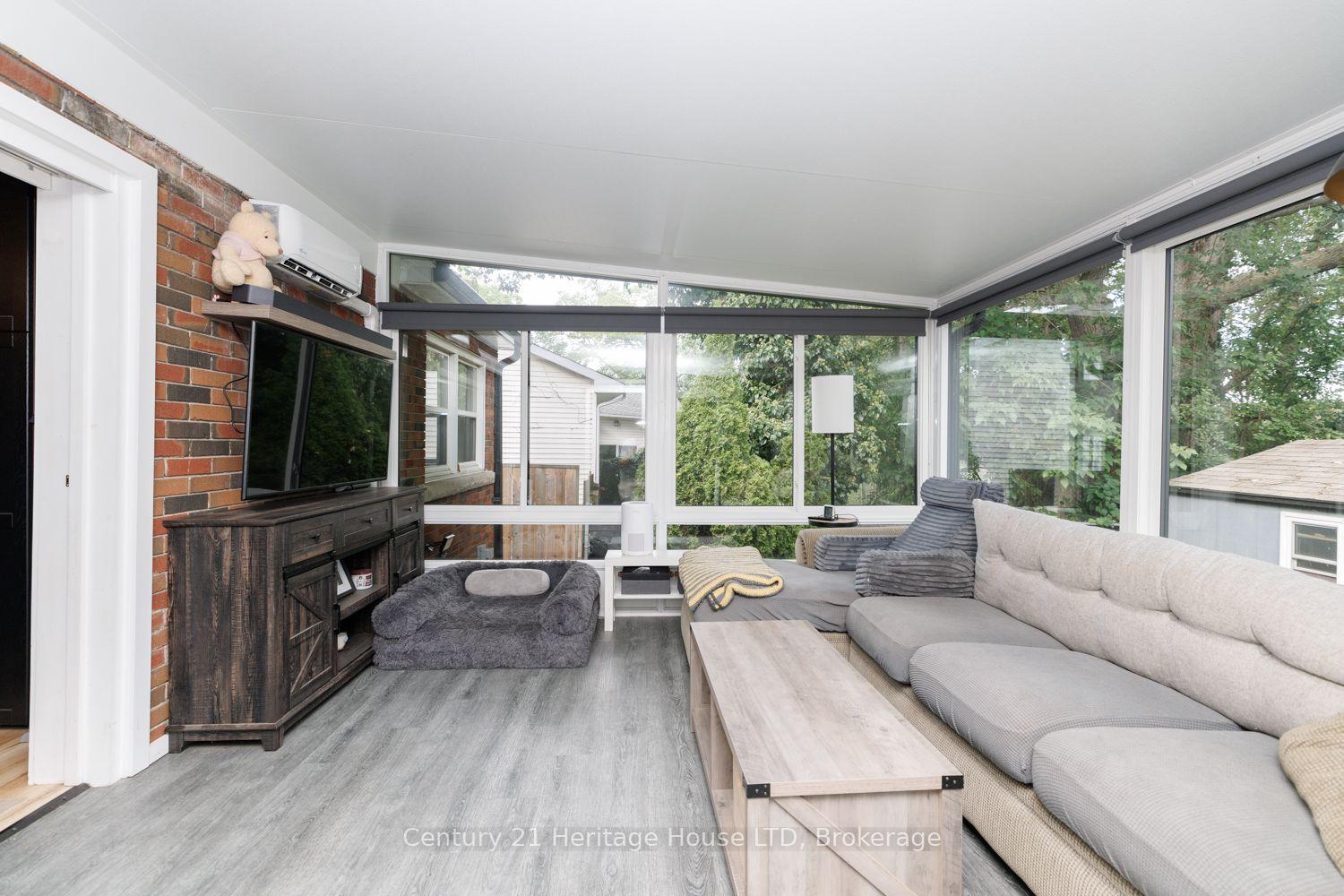 Photo 14 of 6 Greenock Circle, St. Catharines, Western Hill — HOMEH