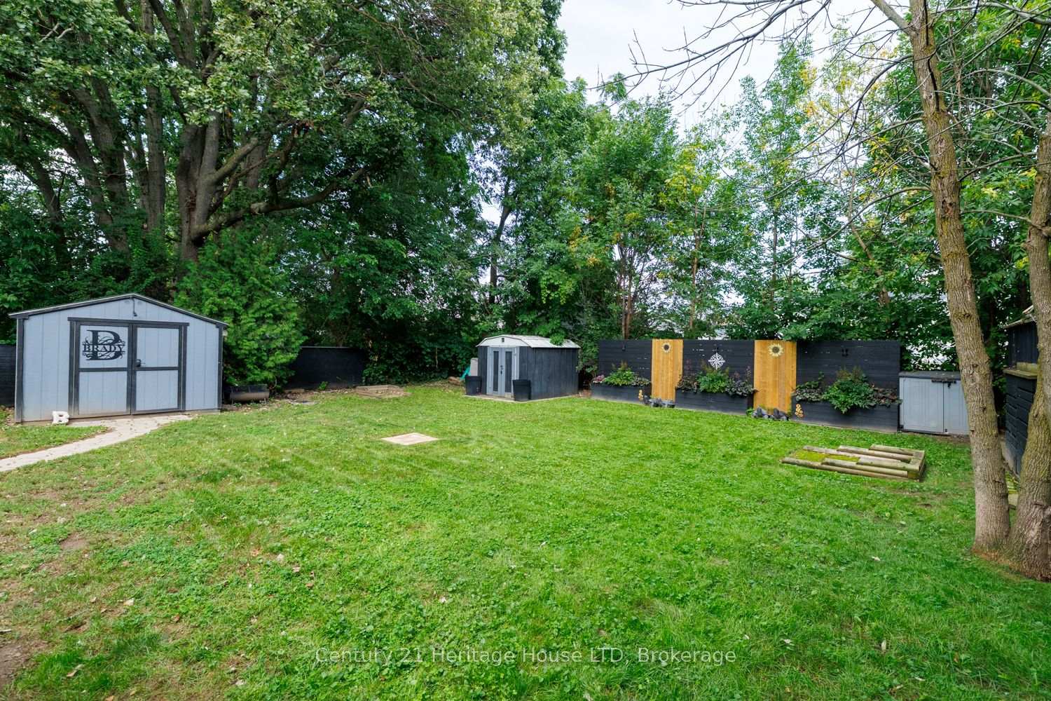 Photo 35 of 6 Greenock Circle, St. Catharines, Western Hill — HOMEH