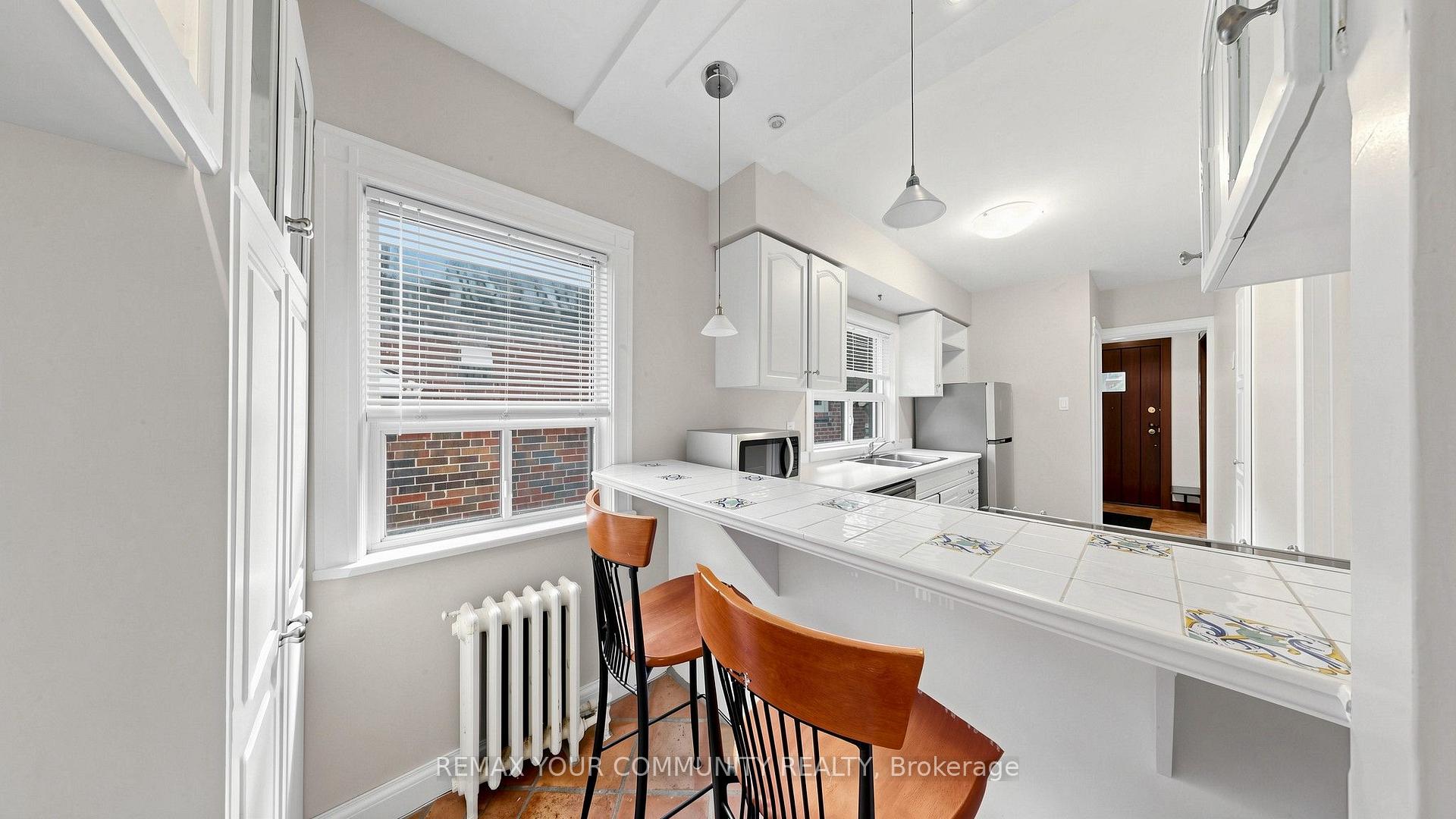 Photo 10 of 13 Tenth Street, Etobicoke, New Toronto — HOMEH