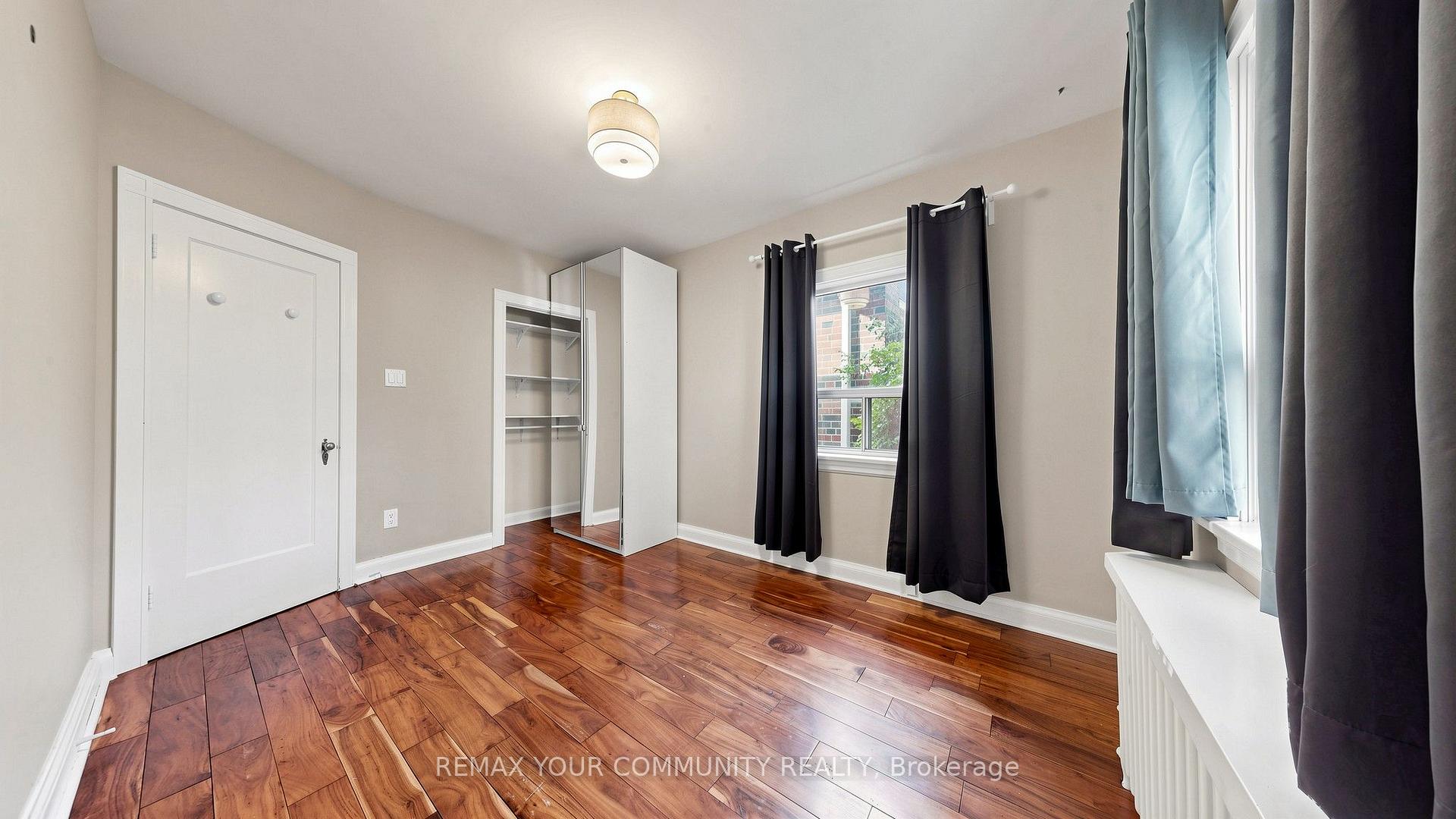 Photo 14 of 13 Tenth Street, Etobicoke, New Toronto — HOMEH