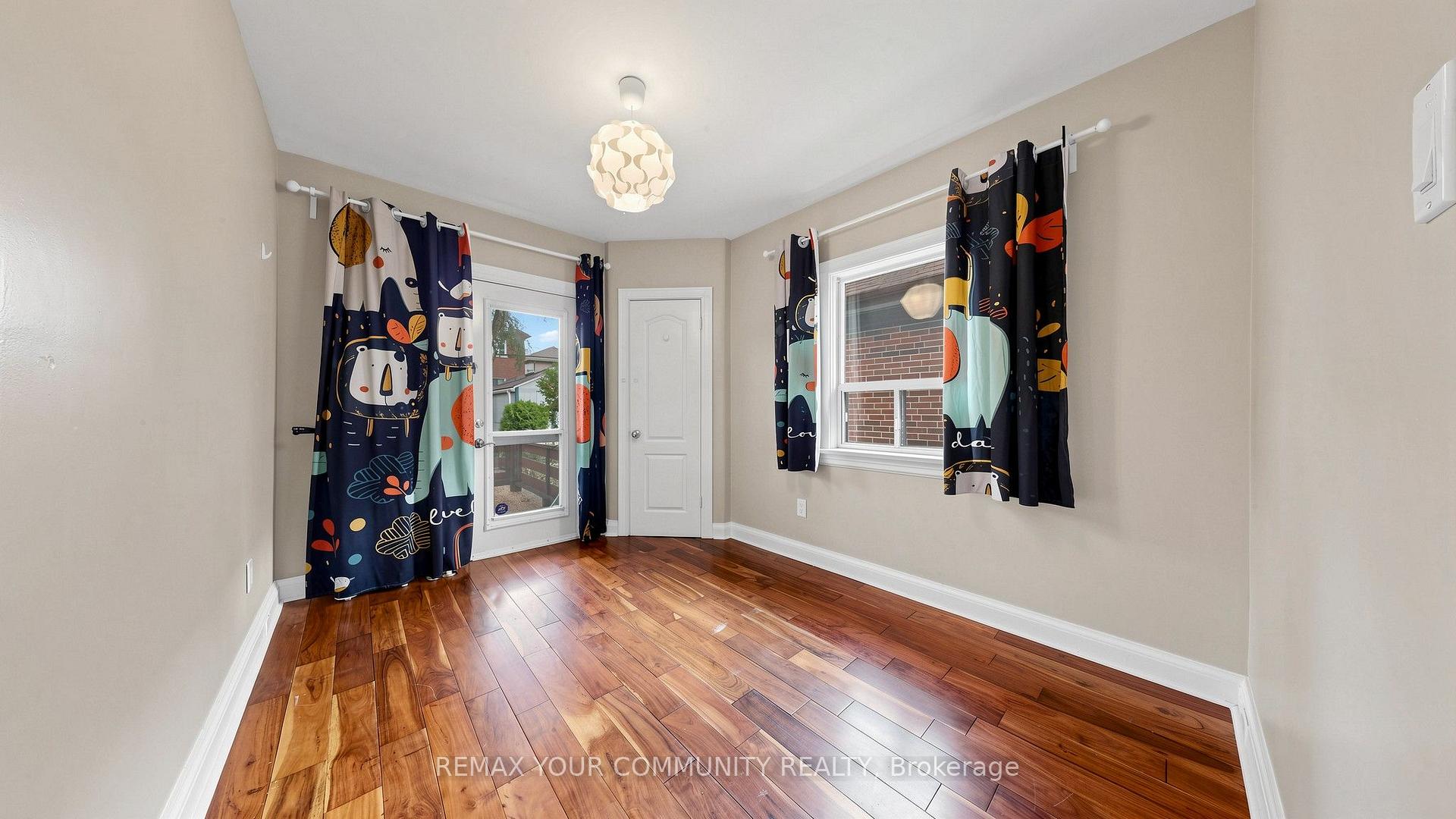 Photo 15 of 13 Tenth Street, Etobicoke, New Toronto — HOMEH