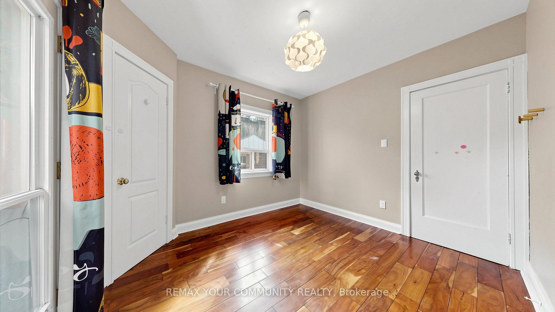 Photo 17 of 13 Tenth Street, Etobicoke, New Toronto — HOMEH