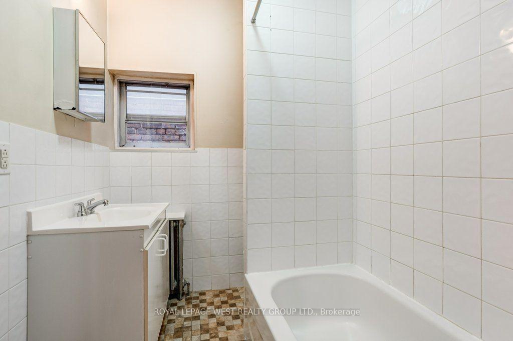 Photo 13 of 28 Concord Avenue, Toronto, Palmerston-Little Italy — HOMEH