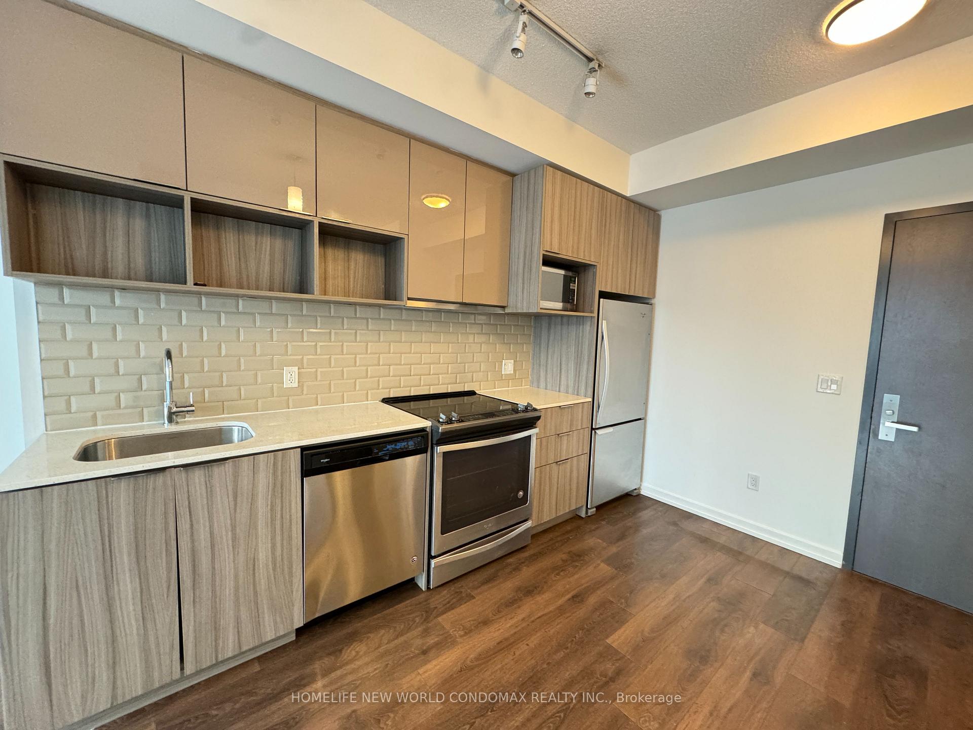 Photo 8 of 52 Forest Manor Road, North York, Henry Farm — HOMEH