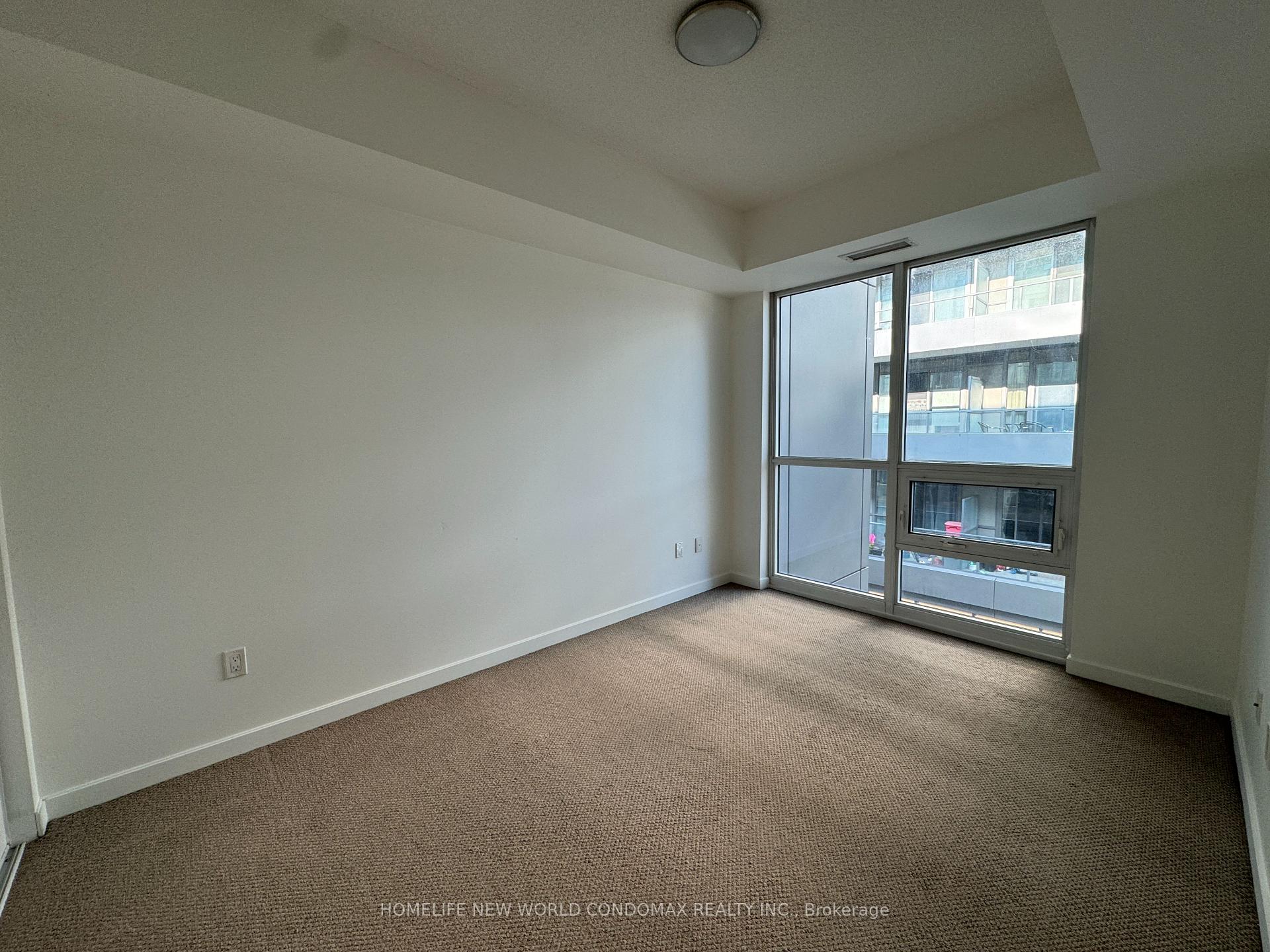 Photo 9 of 52 Forest Manor Road, North York, Henry Farm — HOMEH
