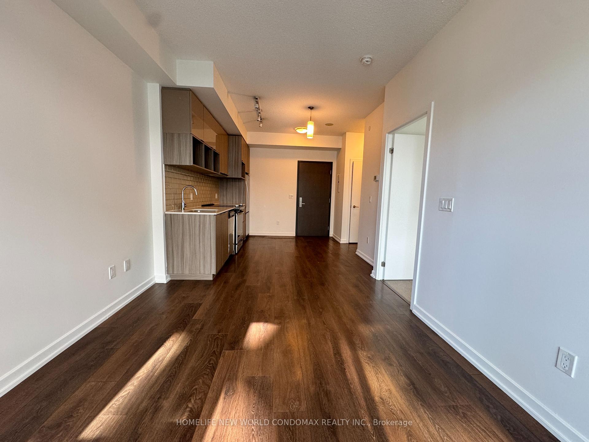 Photo 10 of 52 Forest Manor Road, North York, Henry Farm — HOMEH