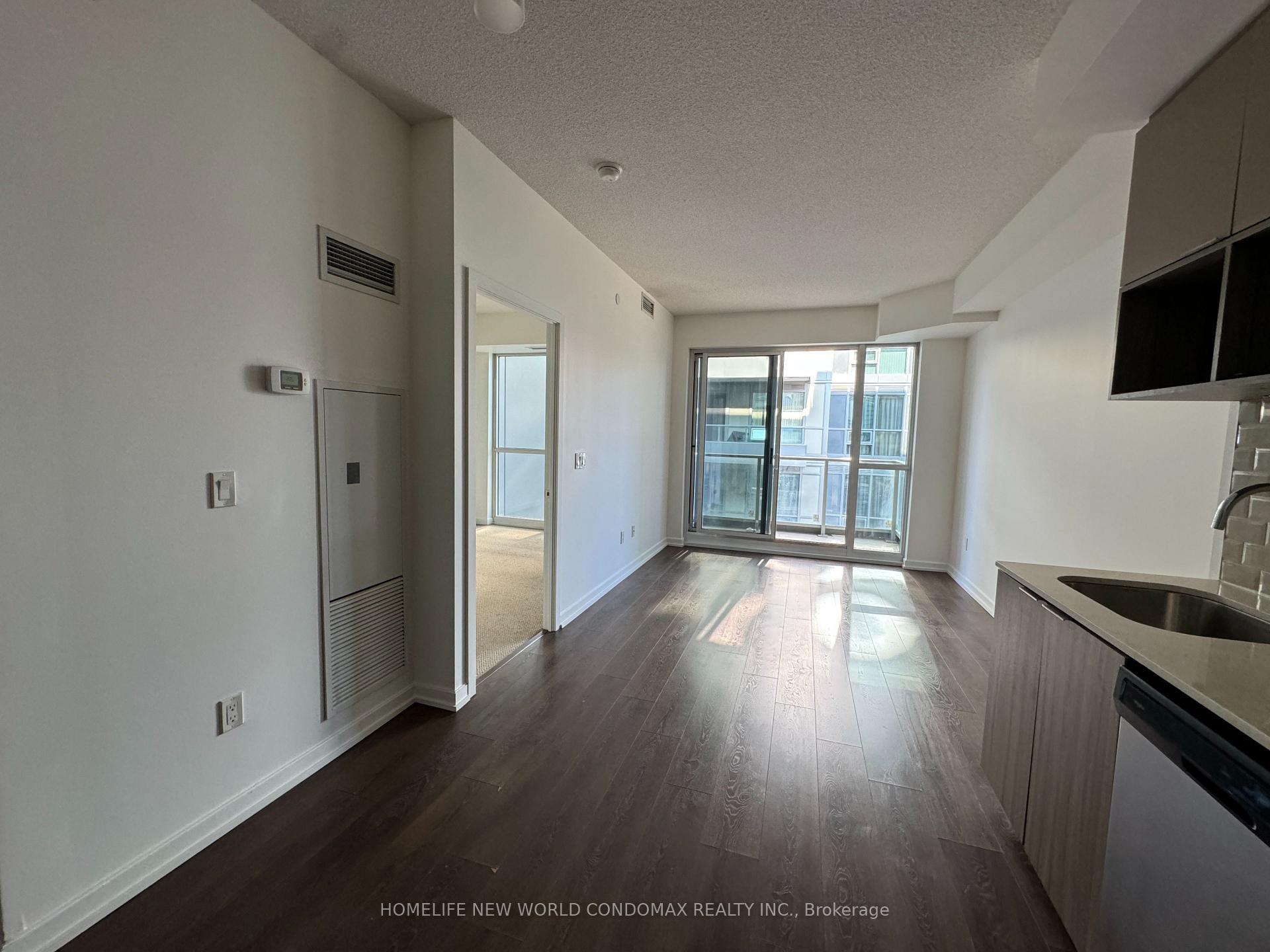 Photo 17 of 52 Forest Manor Road, North York, Henry Farm — HOMEH