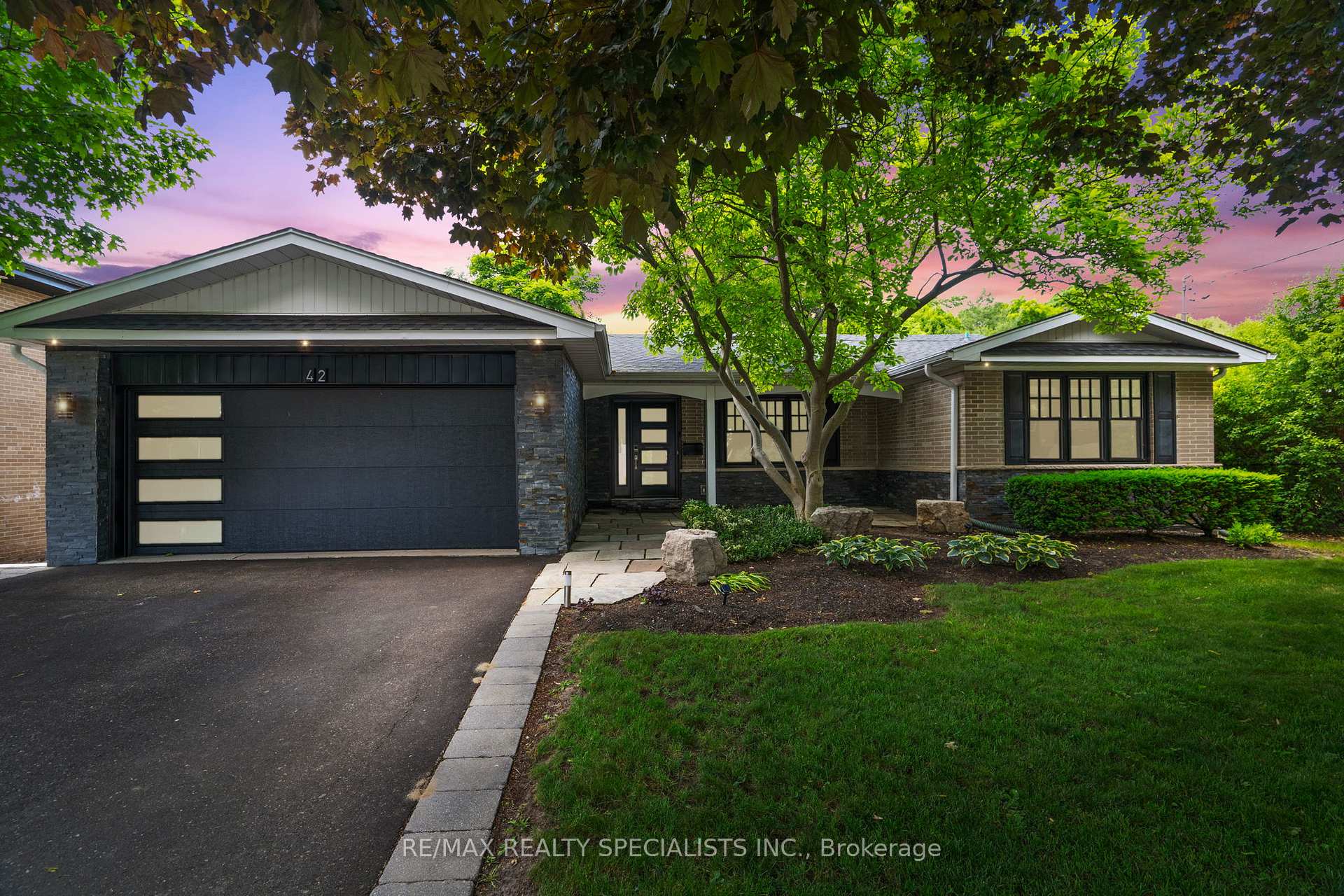 Photo 2 of 42 Heathview Avenue, North York, Bayview Village — HOMEH