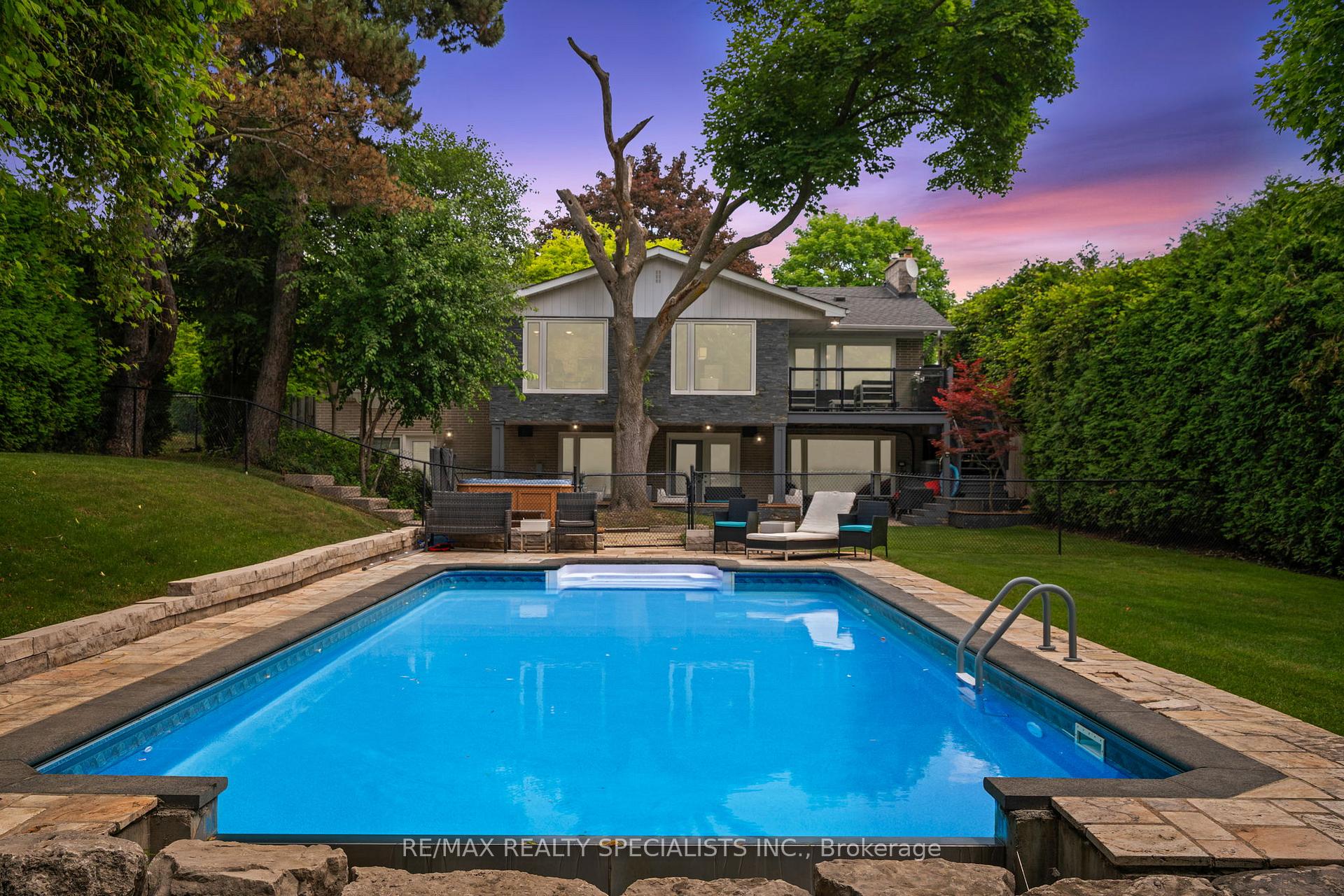 Photo 4 of 42 Heathview Avenue, North York, Bayview Village — HOMEH