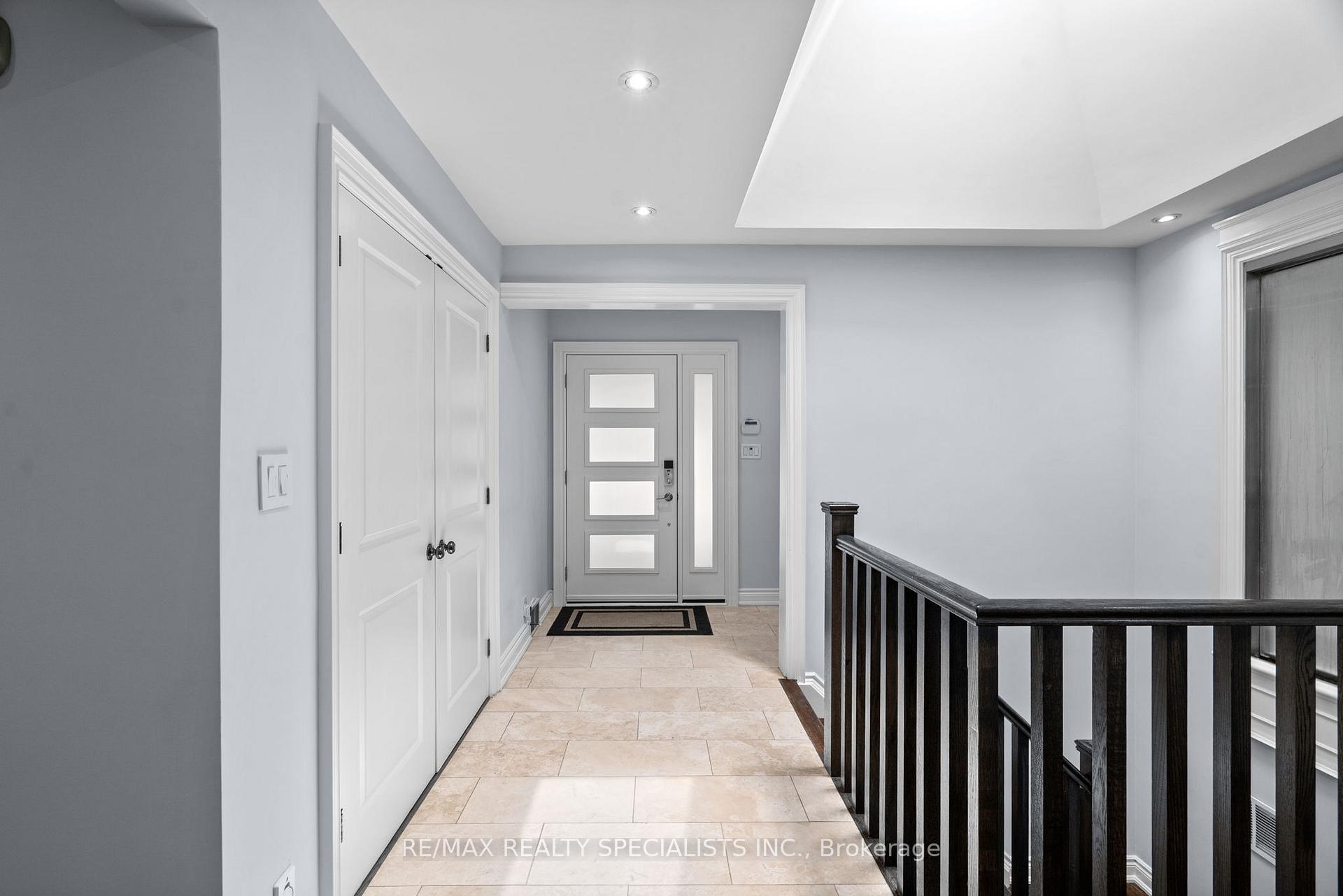 Photo 5 of 42 Heathview Avenue, North York, Bayview Village — HOMEH