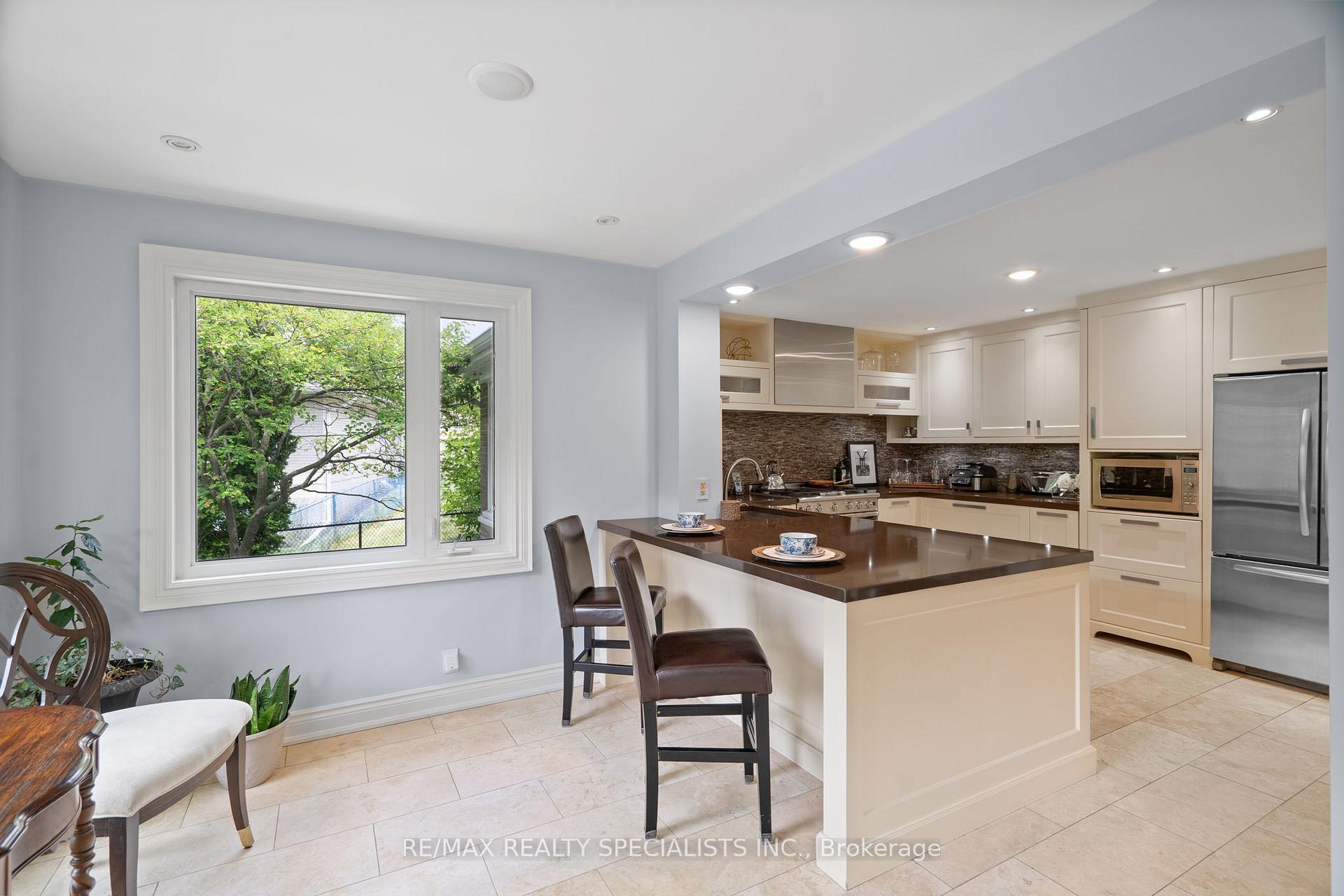 Photo 14 of 42 Heathview Avenue, North York, Bayview Village — HOMEH